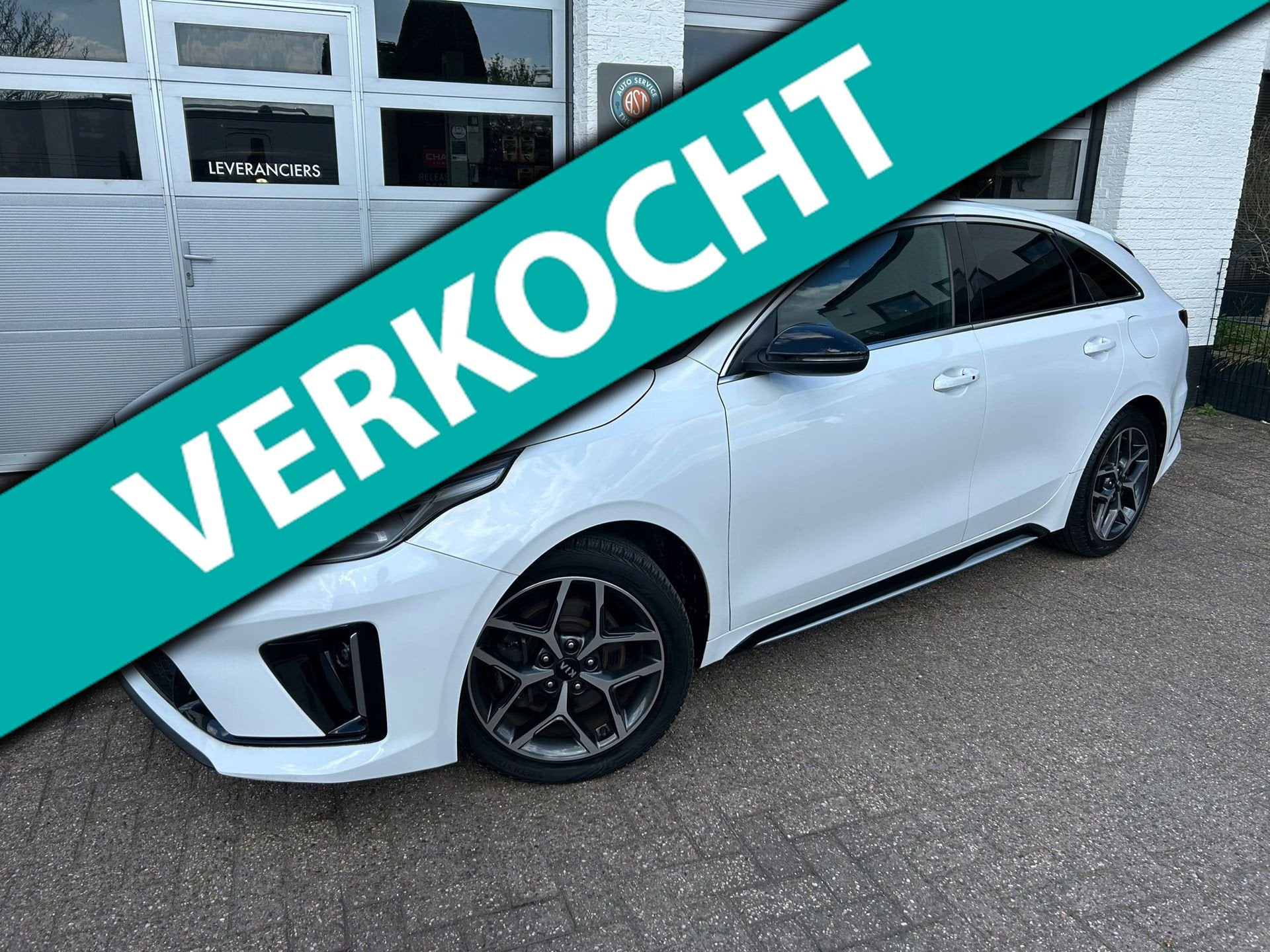 Kia ProCeed 1.0 T-GDI GT-Line LPG|PANO|NAVI|CAMERA, Auto's, Voorwielaandrijving, Dealer onderhouden, Gebruikt, Wit