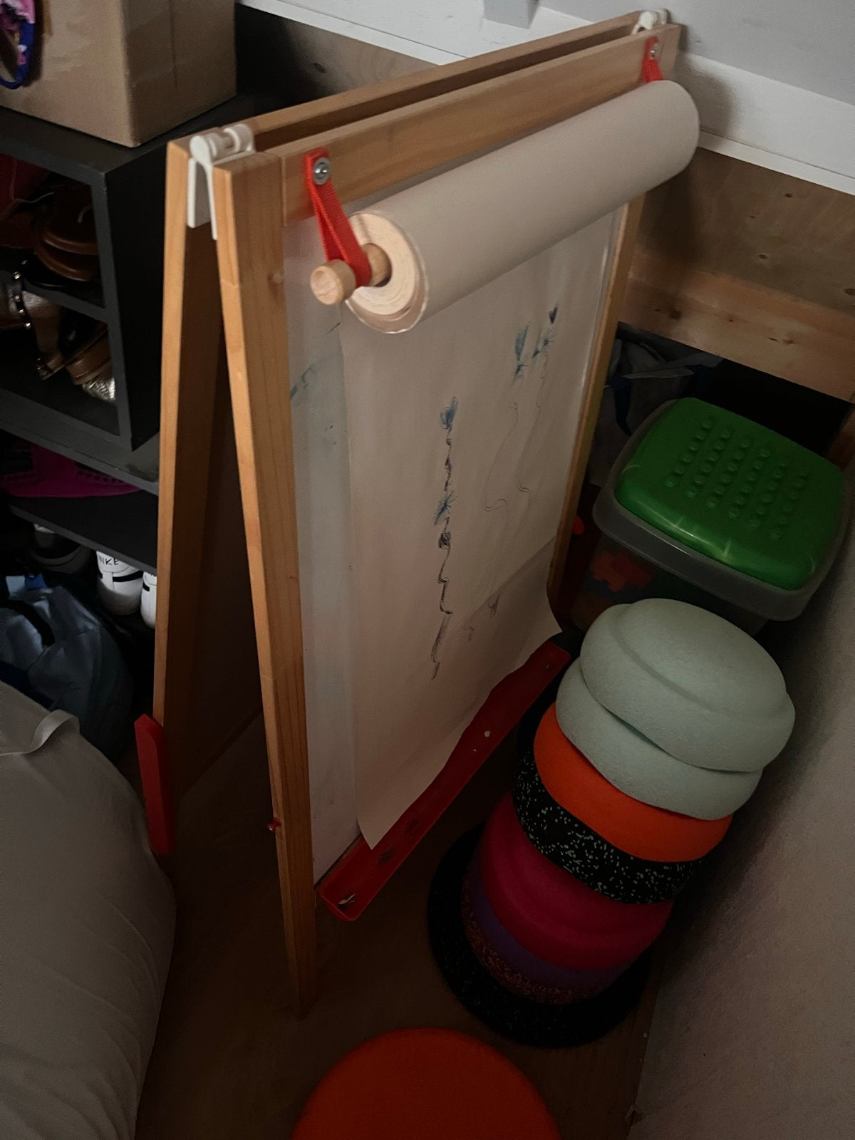 IKEA MÅLA Krijtbord/Tekenbord met papierrol, Kinderen en Baby's, Speelgoed | Educatief en Creatief, Ophalen, Gebruikt, Knutselen