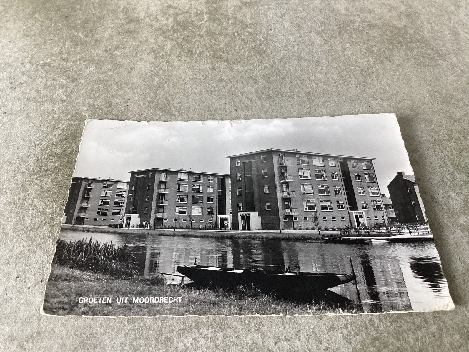 Moordrecht.      Flats, Ophalen of Verzenden