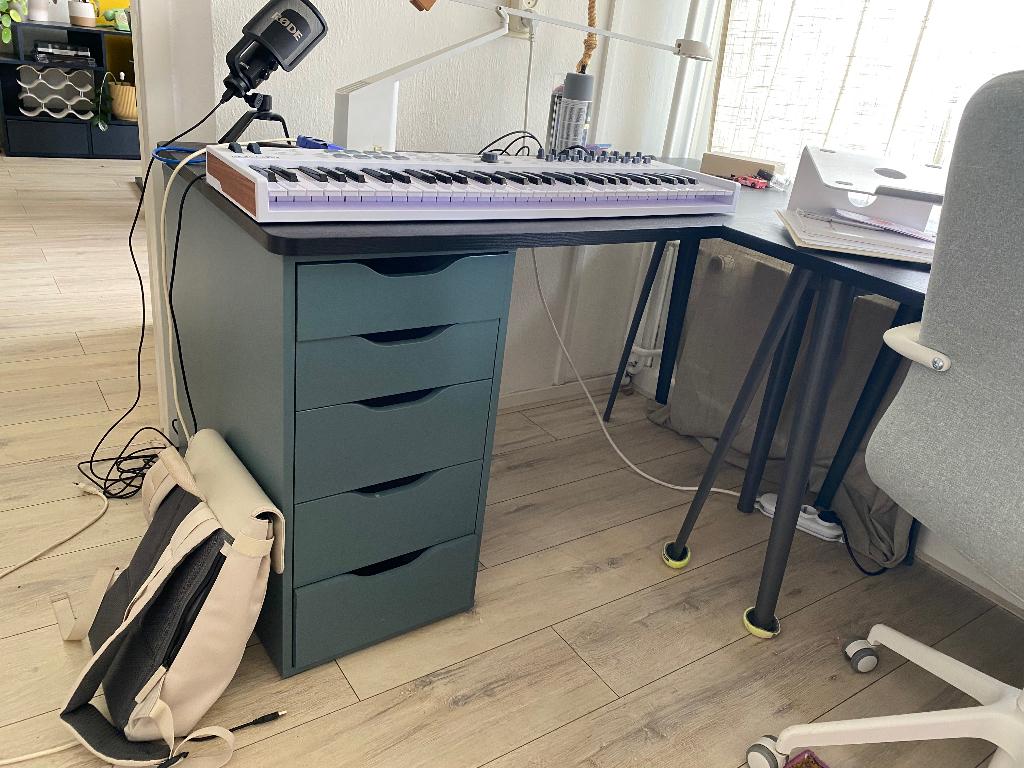 Bureau IKEA, Ophalen, Zwart, Hout, Zo goed als nieuw