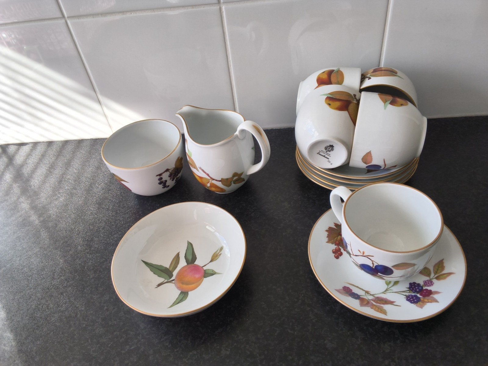 royal worcester de en ham 4 kop en schotels,roomstel enz., Ophalen of Verzenden, Porselein, Overige stijlen, Kop(pen) en/of Schotel(s)