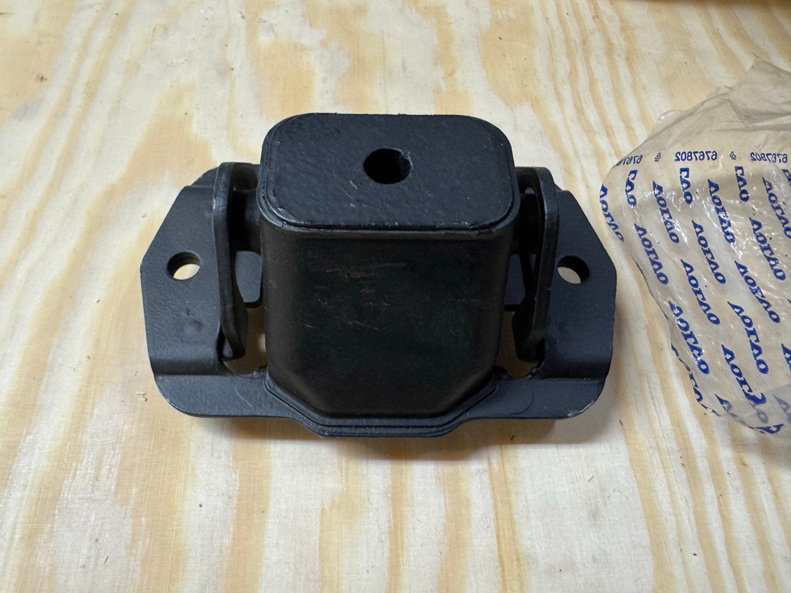 Volvo Versnellingsbakrubber 3514668 740 780 940 960 S90 V90, Ophalen of Verzenden, Nieuw, Volvo
