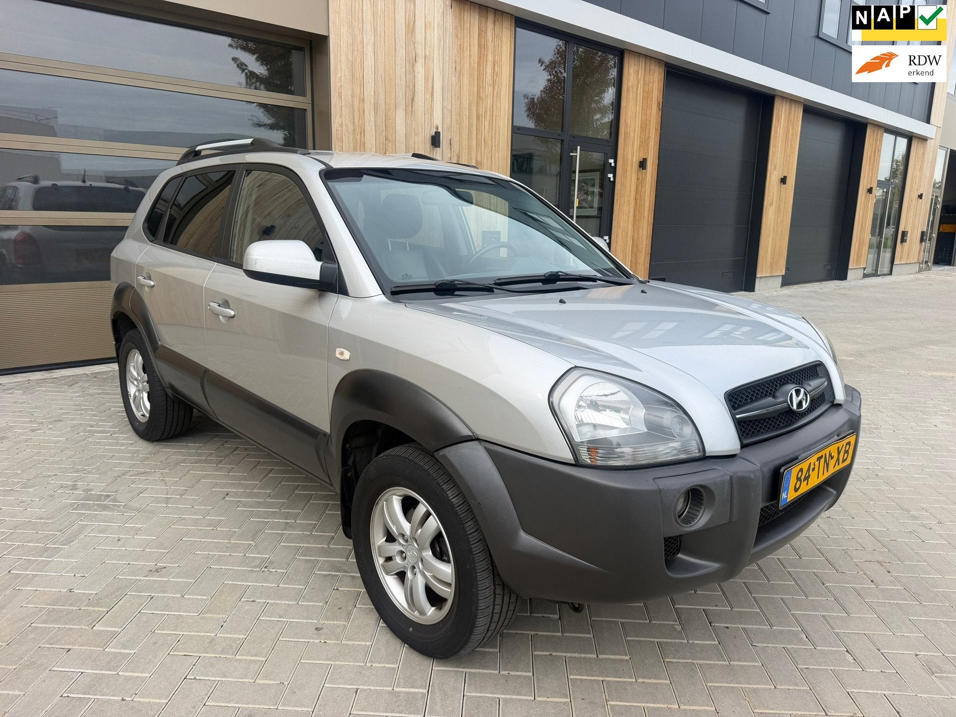 Hyundai Tucson 2.0i Style Premium, Gebruikt, 4 cilinders, Handgeschakeld, Grijs