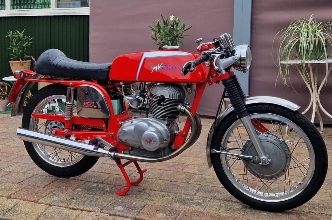 MV Agusta 350B sport 1972., 2 cilinders, Sport, 350 cc, 12 t/m 35 kW
