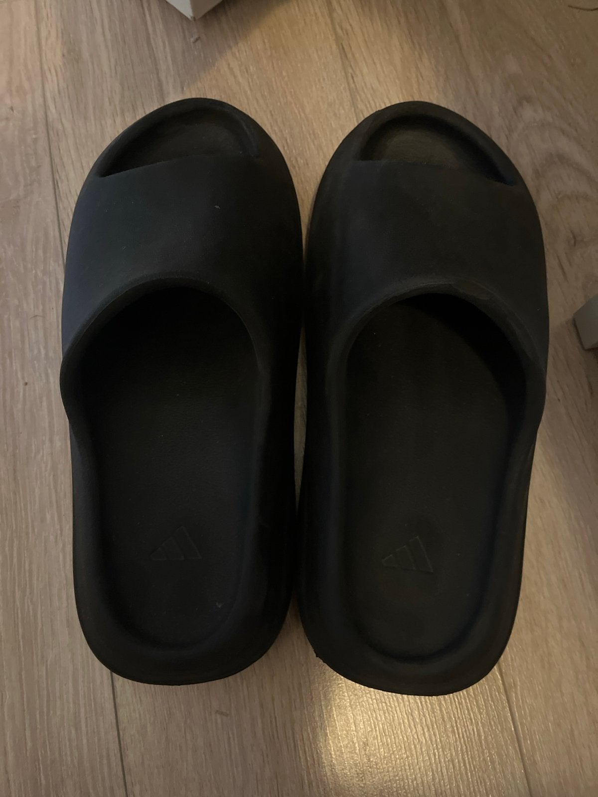 Adidas Yeezy Slides 'Onyx' - Maat 46, Slippers, Zwart, Ophalen of Verzenden, Zo goed als nieuw