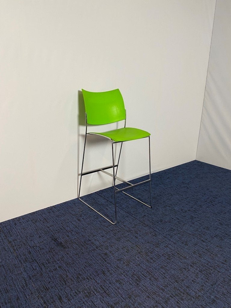 4 x Barkruk Casala Curvy, groen, Ophalen, Kunststof, Gebruikt, Met voetsteun