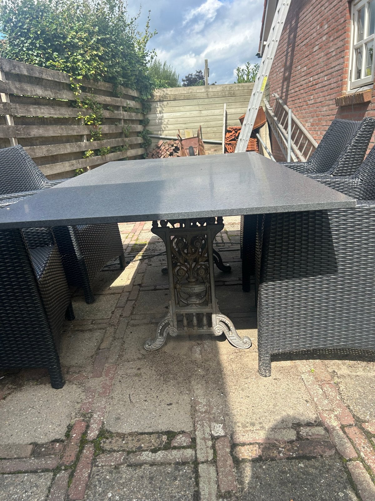 Tuin eettafel met natuurstene blad en gietijzeren onderstel, Tuin en Terras, Ophalen, Gebruikt, Rechthoekig, Metaal