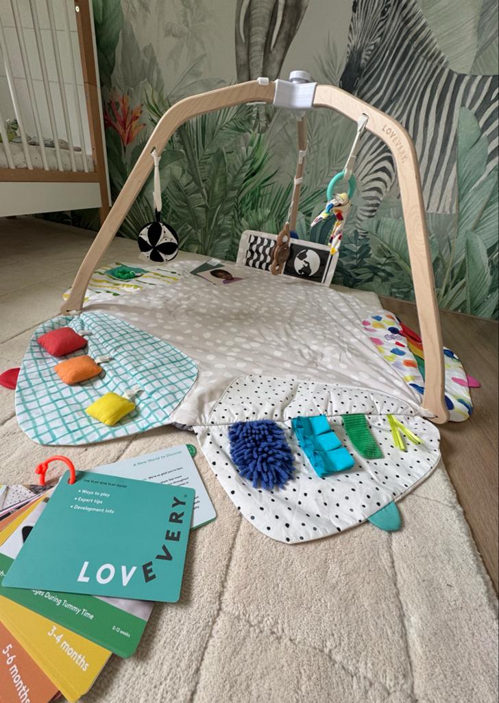 Lovevery Play Gym - Complete Babygym en Speelkleed, Kinderen en Baby's, Speelgoed | Babyspeelgoed, Ophalen of Verzenden, Zo goed als nieuw