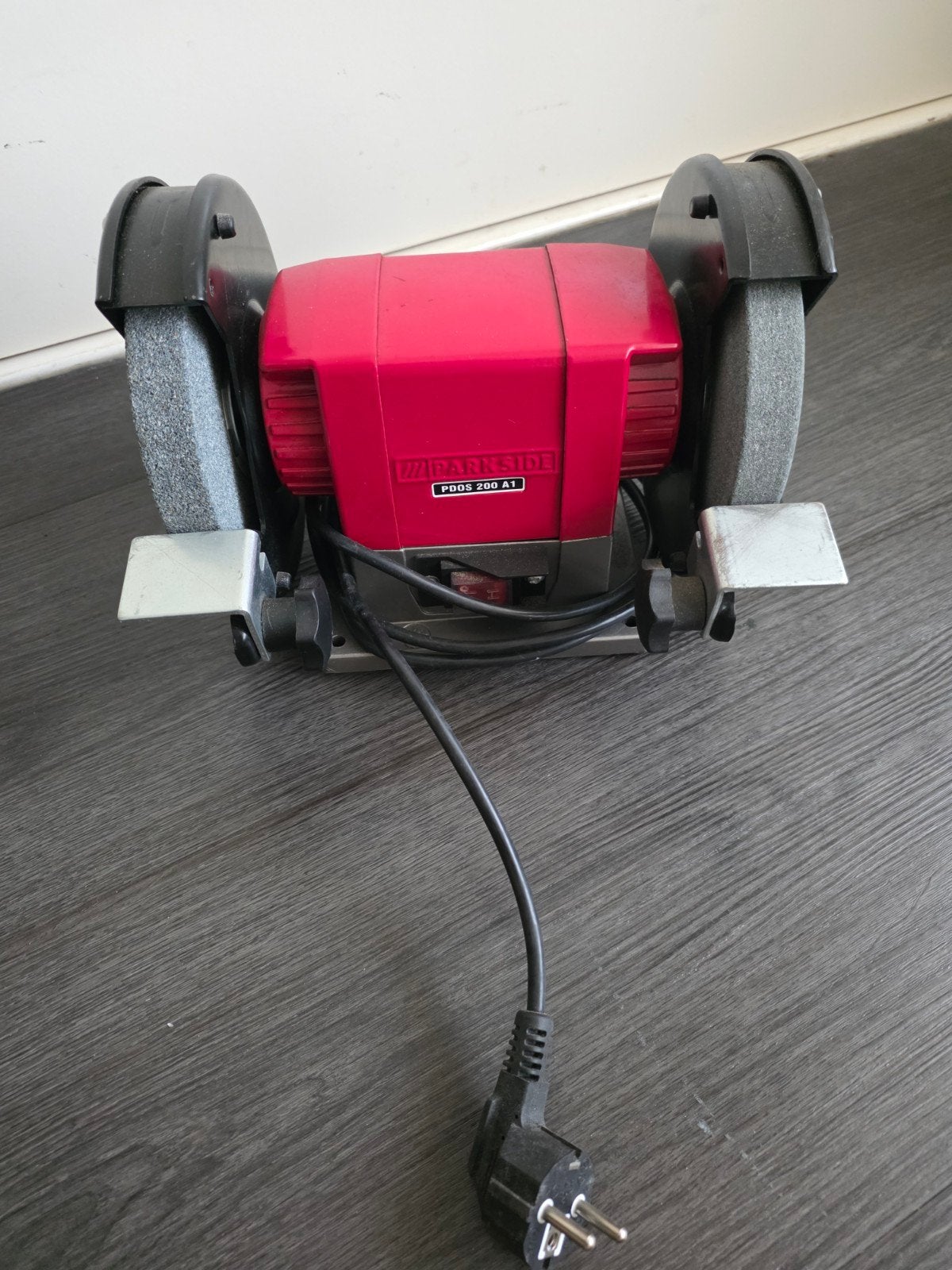 tafelslijpmachine, Doe-het-zelf en Verbouw, Gereedschap | Slijpmachines, Ophalen of Verzenden, Nieuw, Minder dan 700 watt, Haakse handslijpmachine