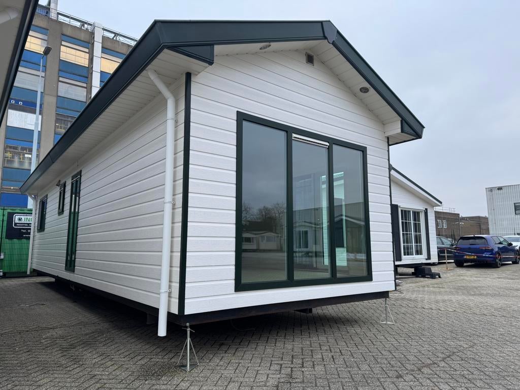 🏡Prachtig Top chalet 11 x 370 2 slaapkamers en zolder**  ⬇️, Tot en met 4