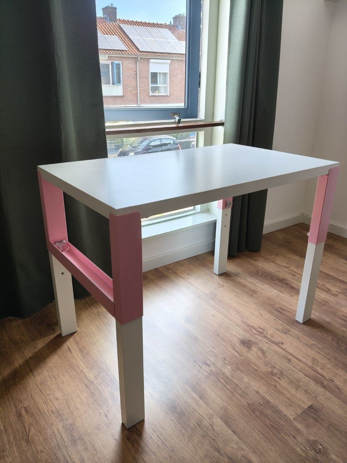 IKEA Kinder Bureau, Huis en Inrichting, Ophalen, Gebruikt, 50 tot 100 cm, 50 tot 100 cm