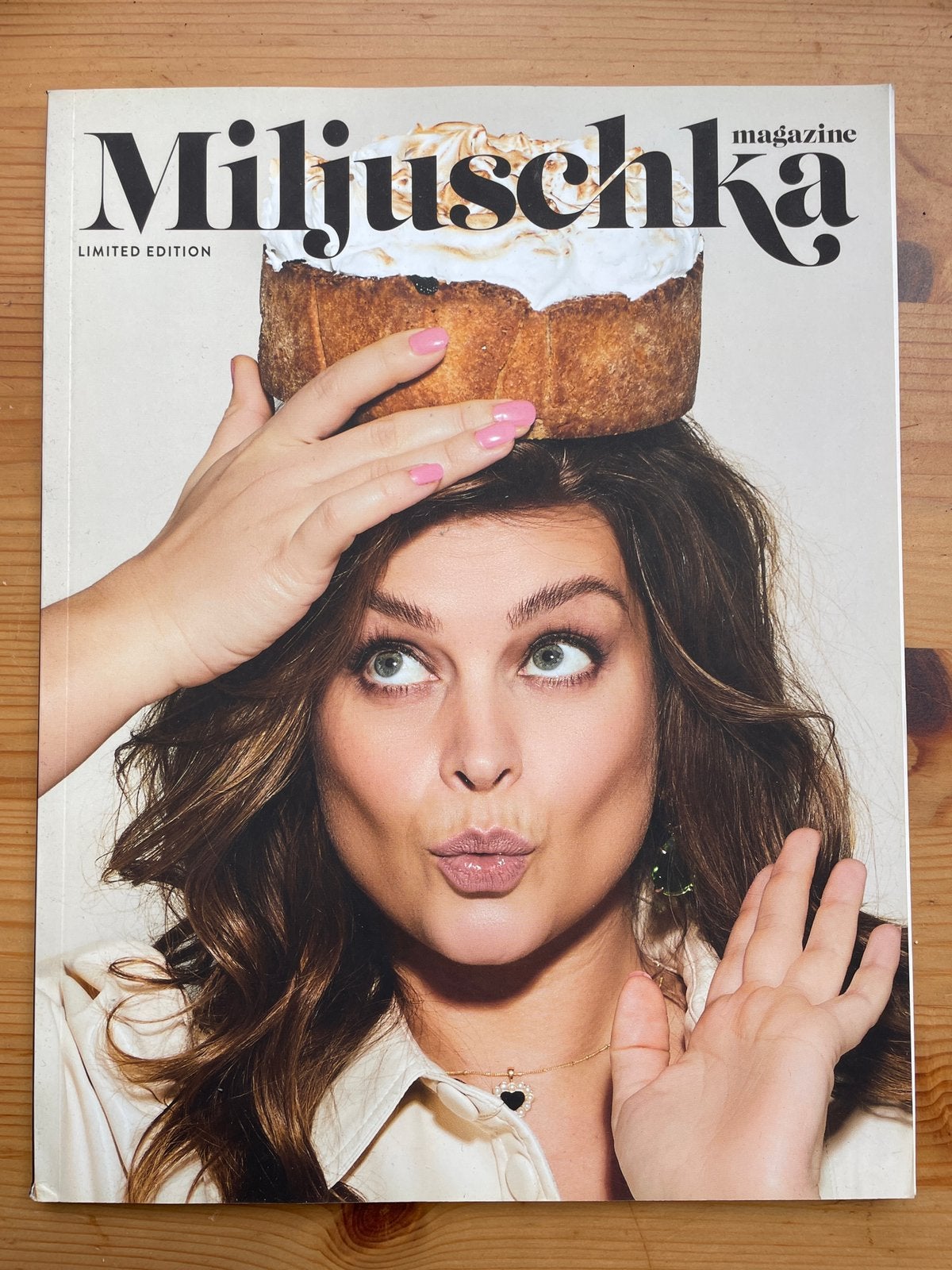 Miljuschka magazine no 1, Boeken, Ophalen, Zo goed als nieuw, Muziek, Film of Tv