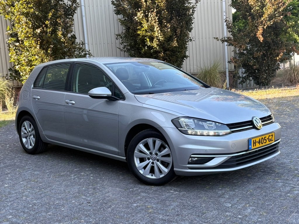 Foto 4 van Volkswagen Golf 1.0 TSI HighLine DAB Stoelvw PDC ACC Massage