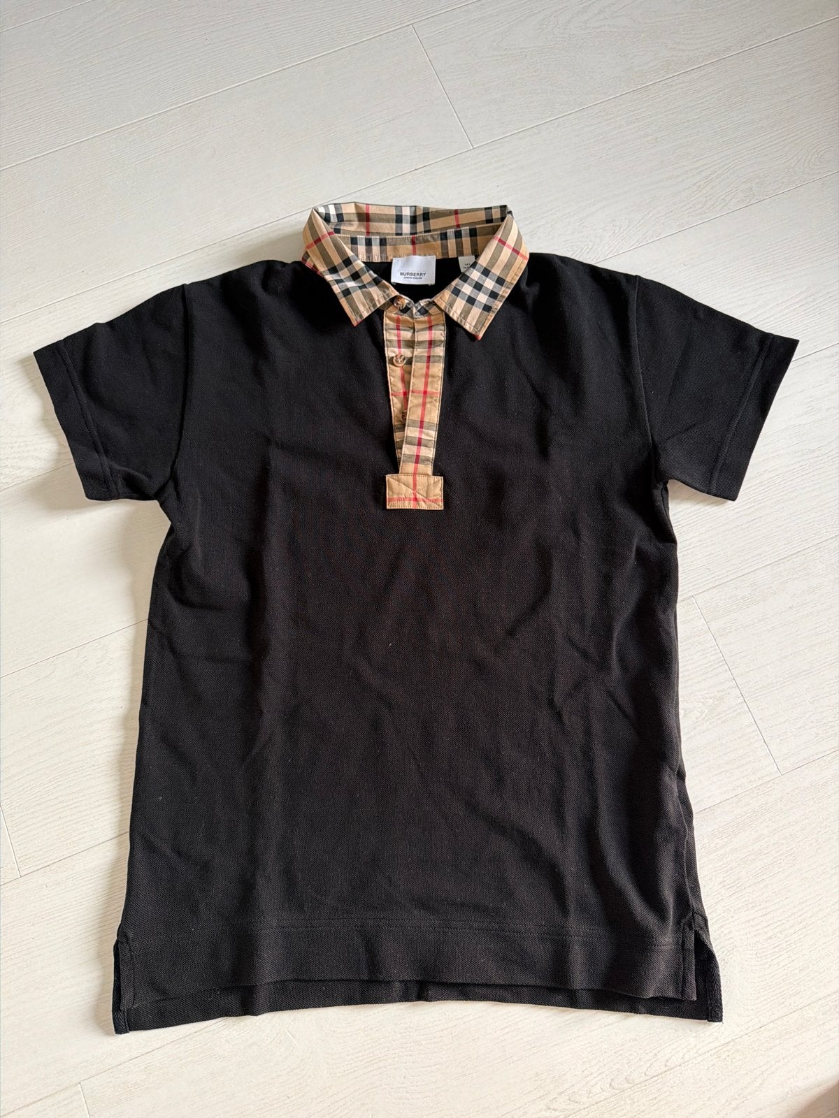 Burberry Kinder Polo Zwart - Maat 14Y (164) - Zo goed als ni, Ophalen of Verzenden, Zo goed als nieuw, Jongen, Shirt of Longsleeve