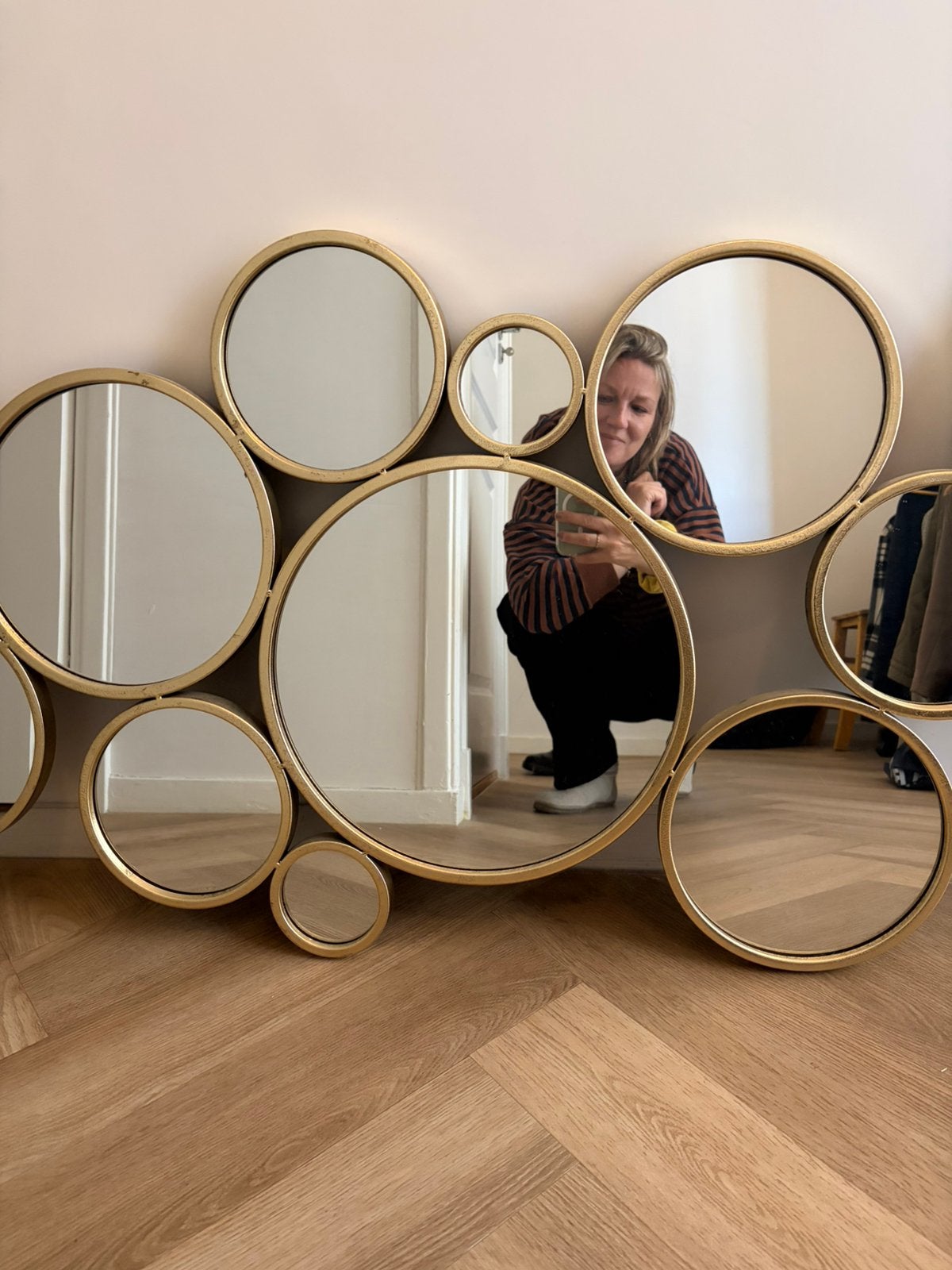 Leuke gouden spiel  met rondjes, Huis en Inrichting, Woonaccessoires | Spiegels, Ophalen, 100 tot 150 cm, Zo goed als nieuw, Rechthoekig