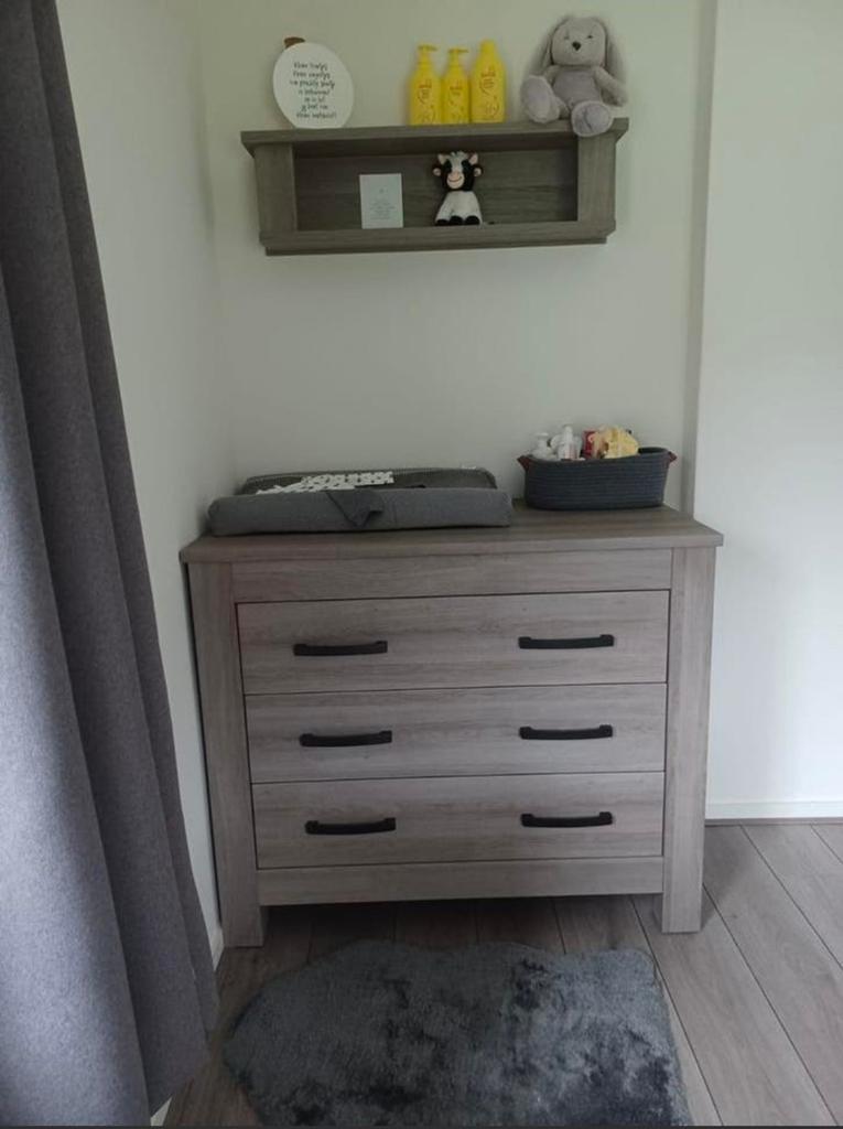 Te koop: Complete set babykamer meubels van TWF, Ophalen, Zo goed als nieuw, Jongetje of Meisje
