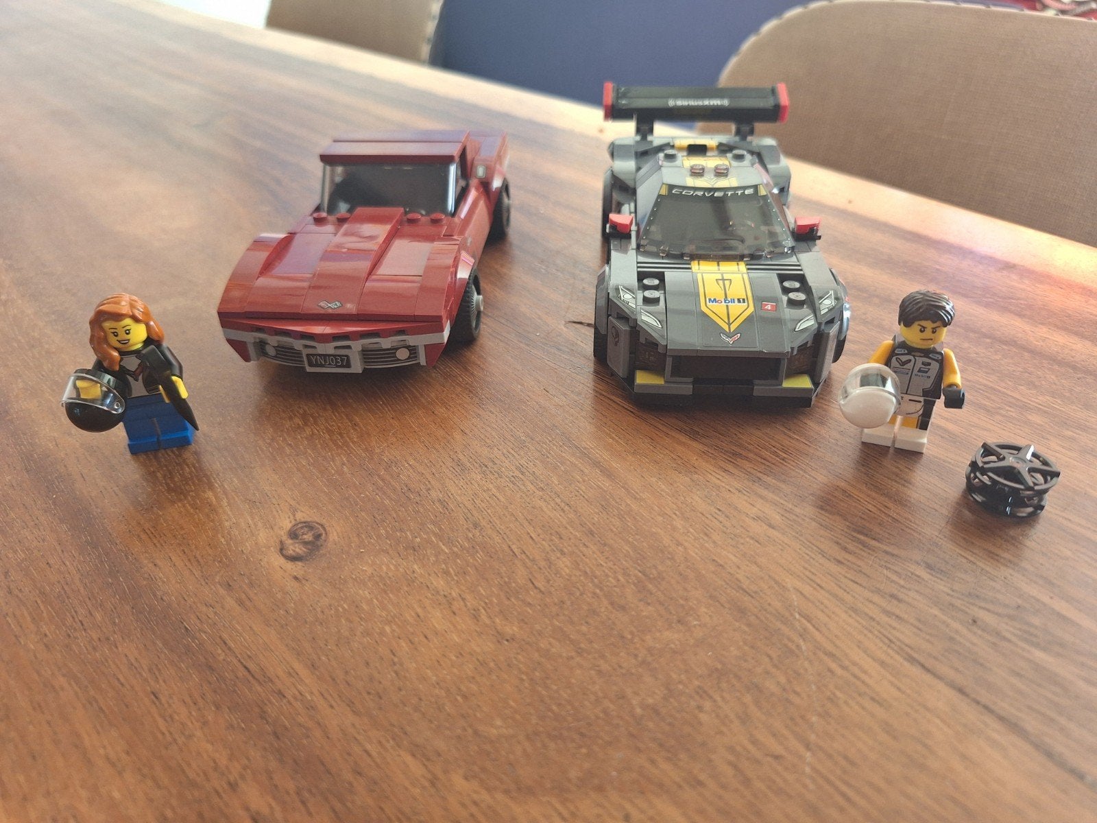 2 lego race-auto's Chevrolet Porsche Klassiek en modern, Ophalen, Zo goed als nieuw