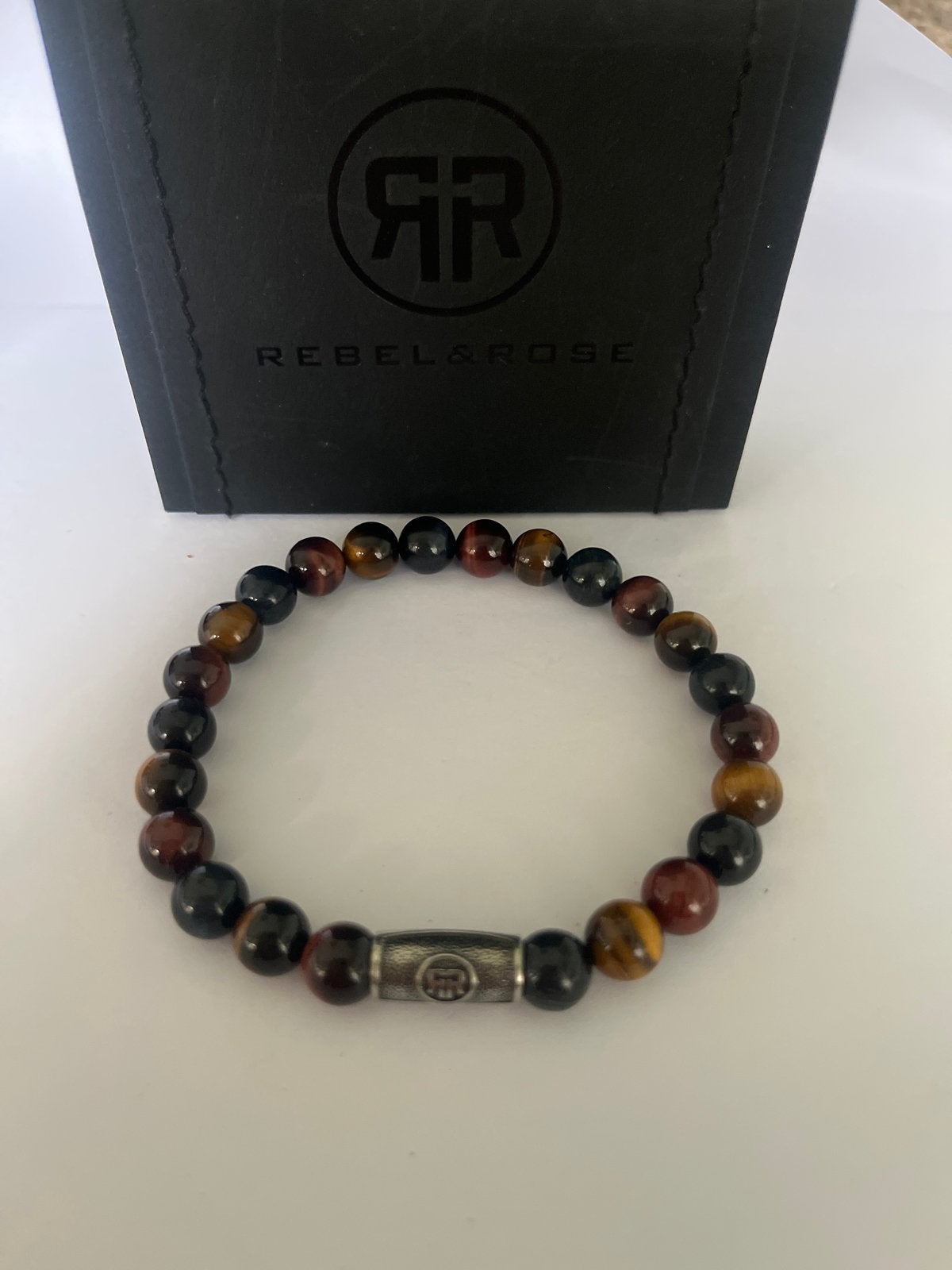 Rebel & Rose armband met tijgeroog en onyx kralen, Sieraden, Tassen en Uiterlijk, Overige materialen, Bruin, Nieuw, Ophalen of Verzenden