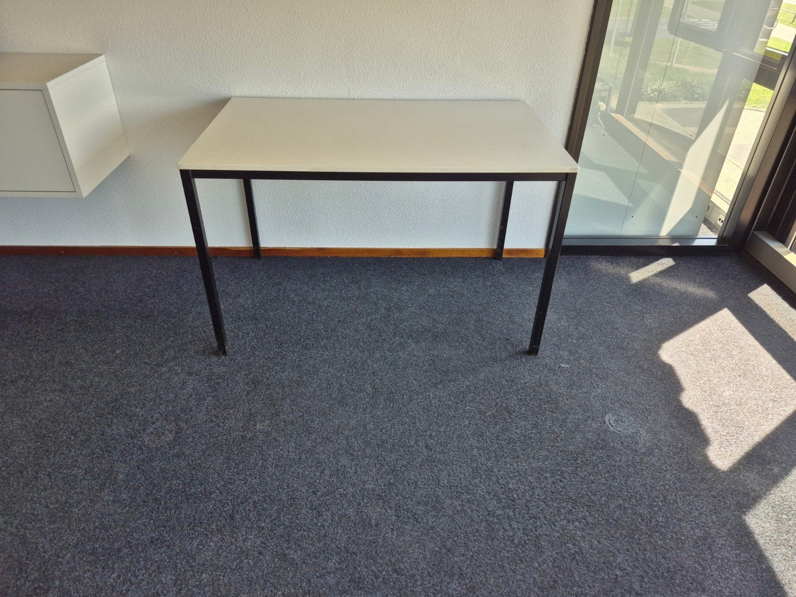 Vergadertafel, Ophalen, Nieuw