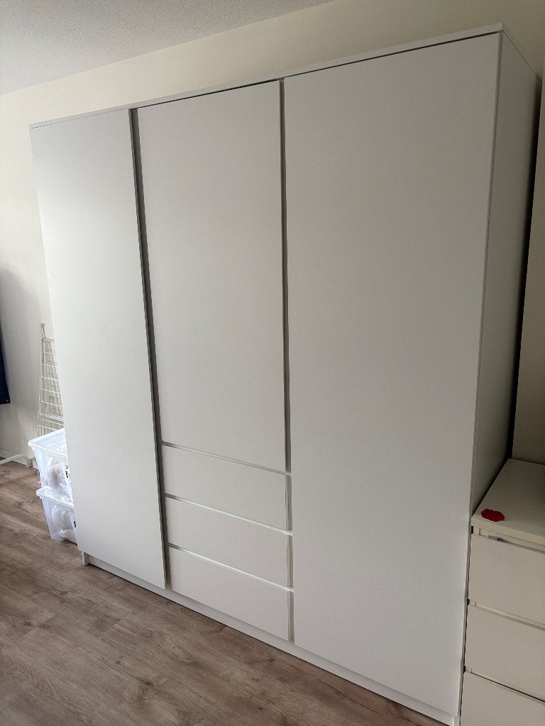 Wardrobe Jysk LIMFJORDEN, Ophalen, 150 tot 200 cm, 150 tot 200 cm, 25 tot 50 cm