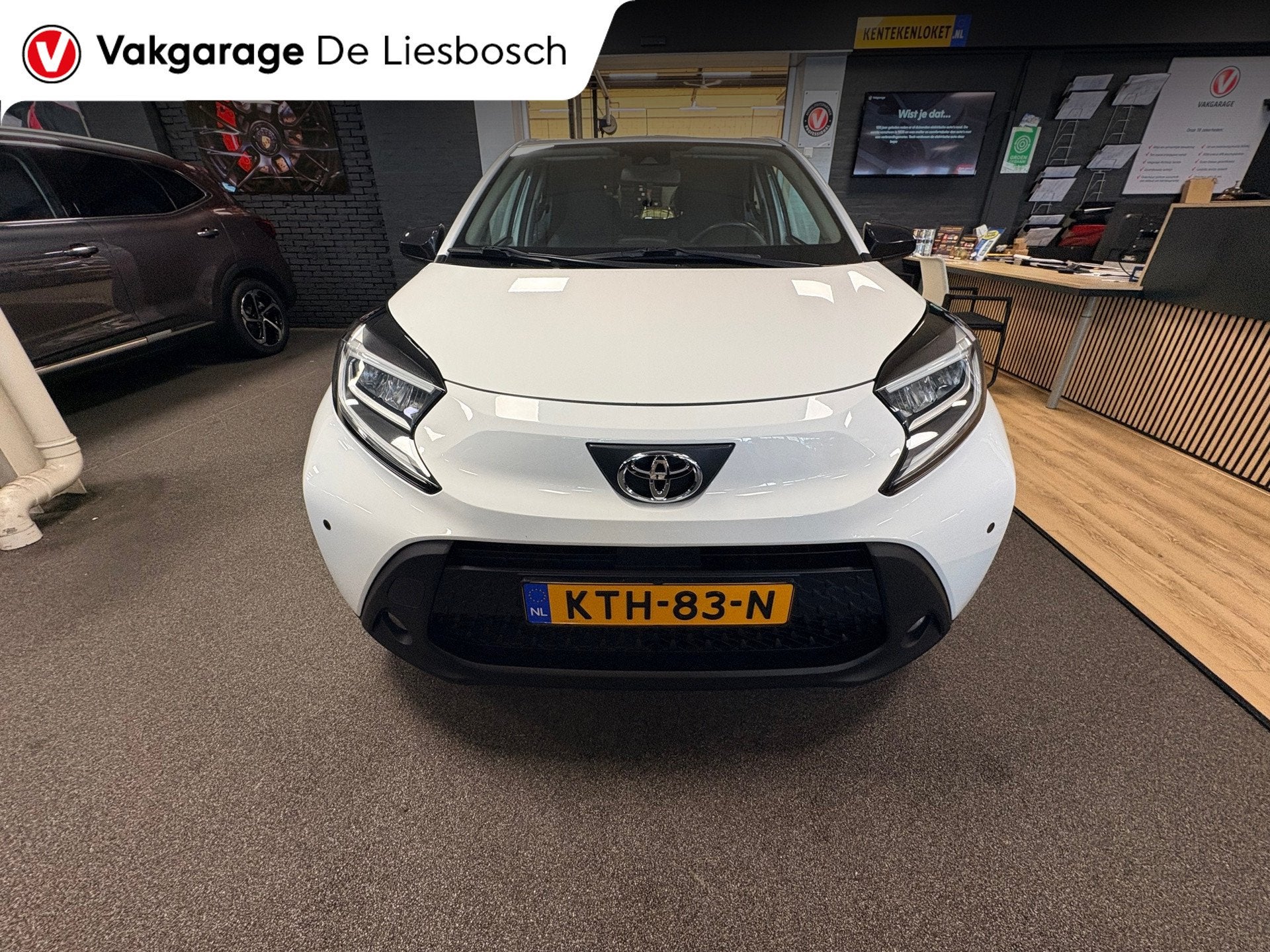 Toyota Aygo X 1.0 VVT-i MT first / apple /stoelverw /cruisec, Auto's, Stof, Gebruikt, 920 kg, 4 stoelen