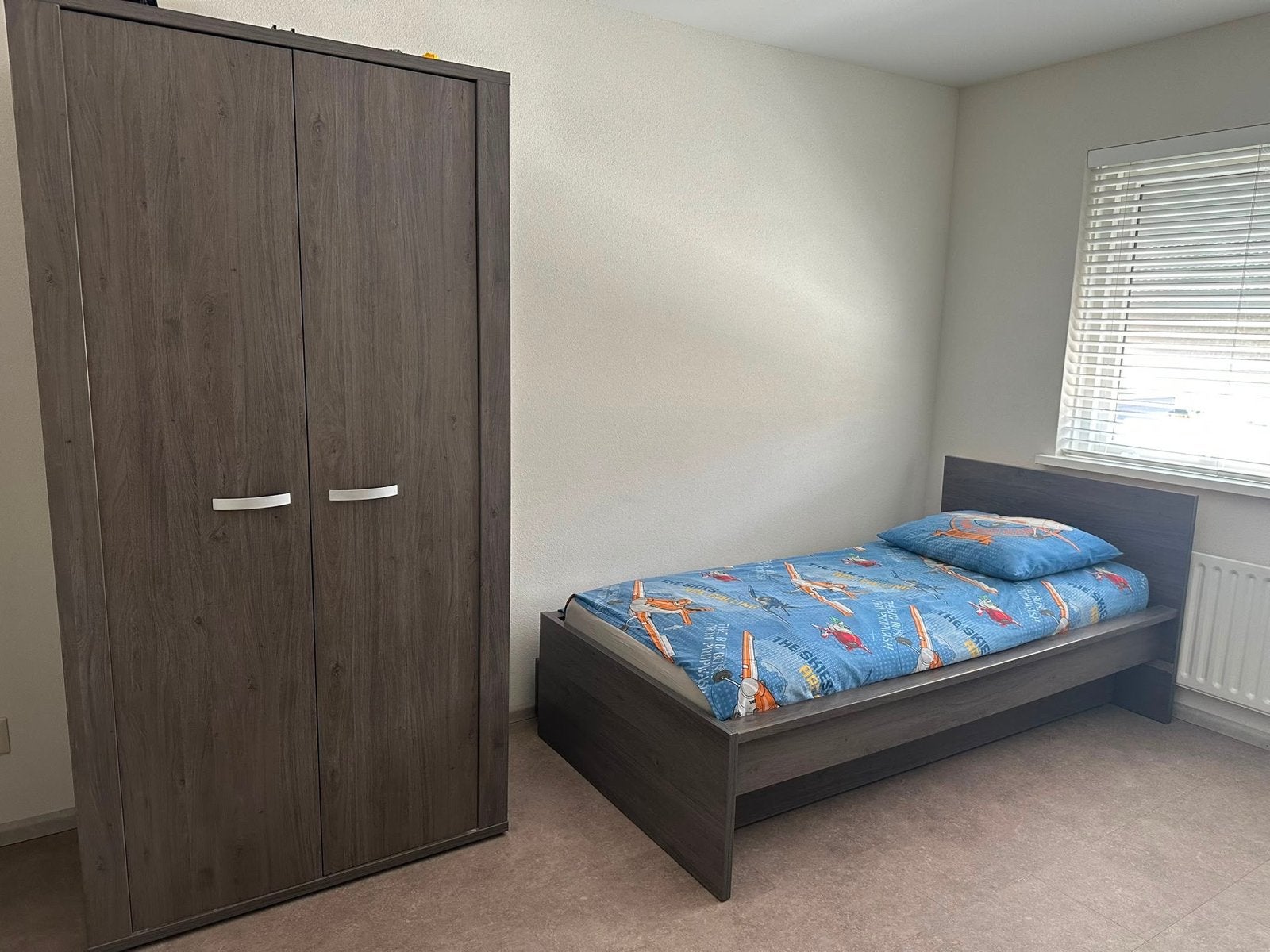 Tiener slaapkamer set (bed, kast, bureau), Ophalen, Gebruikt, Jongetje of Meisje