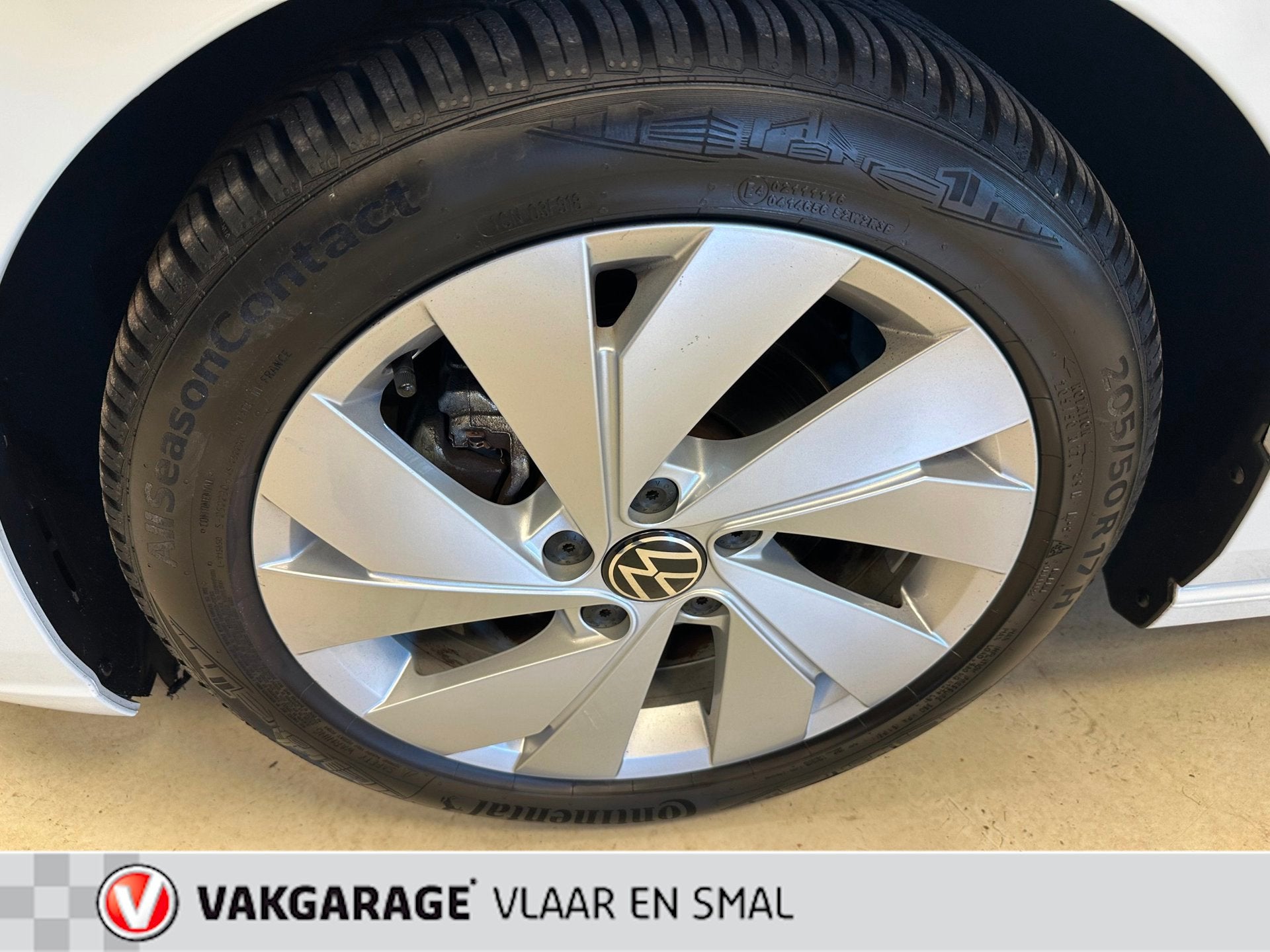 Volkswagen Golf 1.5 eTSI Style Zuinig-Panodak-Carplay-3d Coc, Auto's, Dealer onderhouden, 4 cilinders, 150 pk, Wit