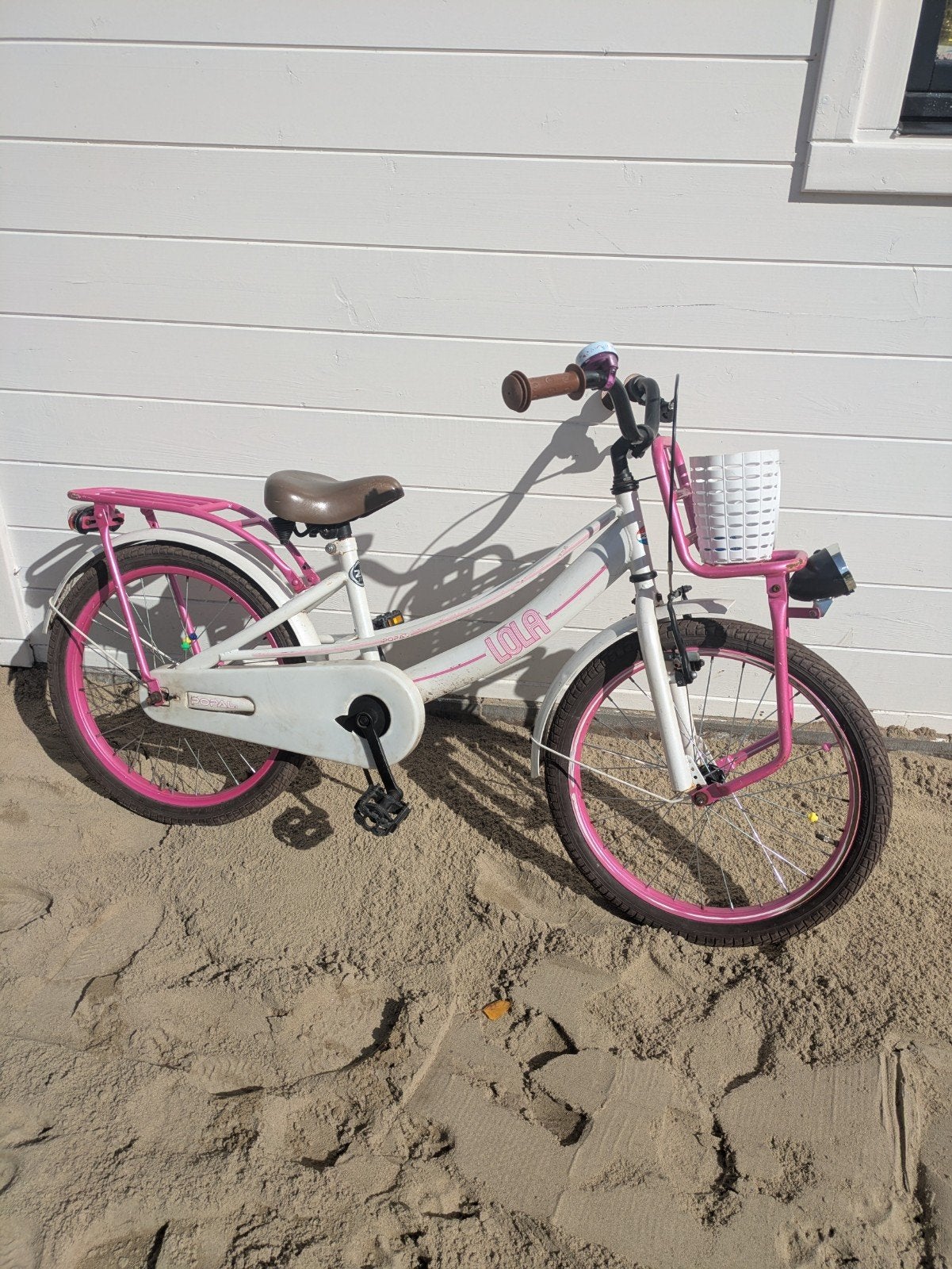 Lola kinderfiets 20 inch met mandje en Frozen bel, Ophalen, 20 inch of meer, Gebruikt, Velgrem