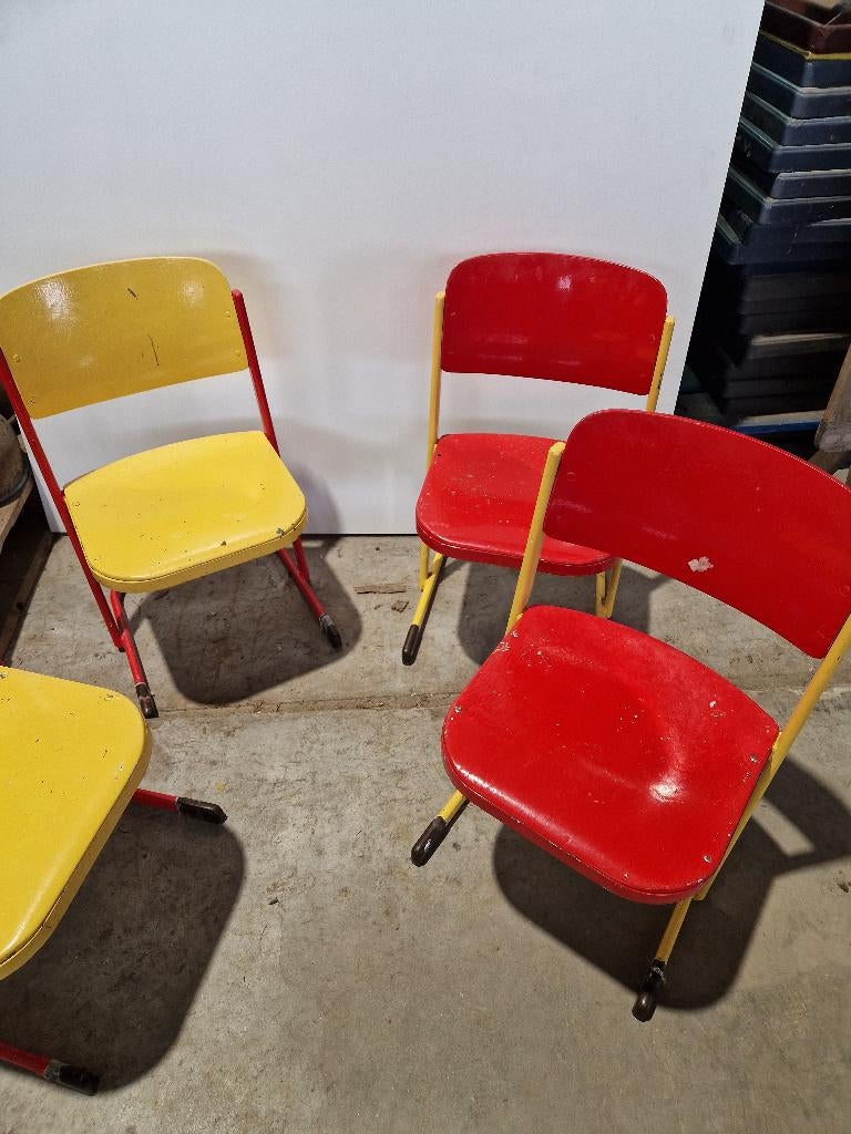 4 leuke kinderstoelen metalen frame, Kinderen en Baby's, Kinderstoelen, Ophalen, Gebruikt, Overige typen