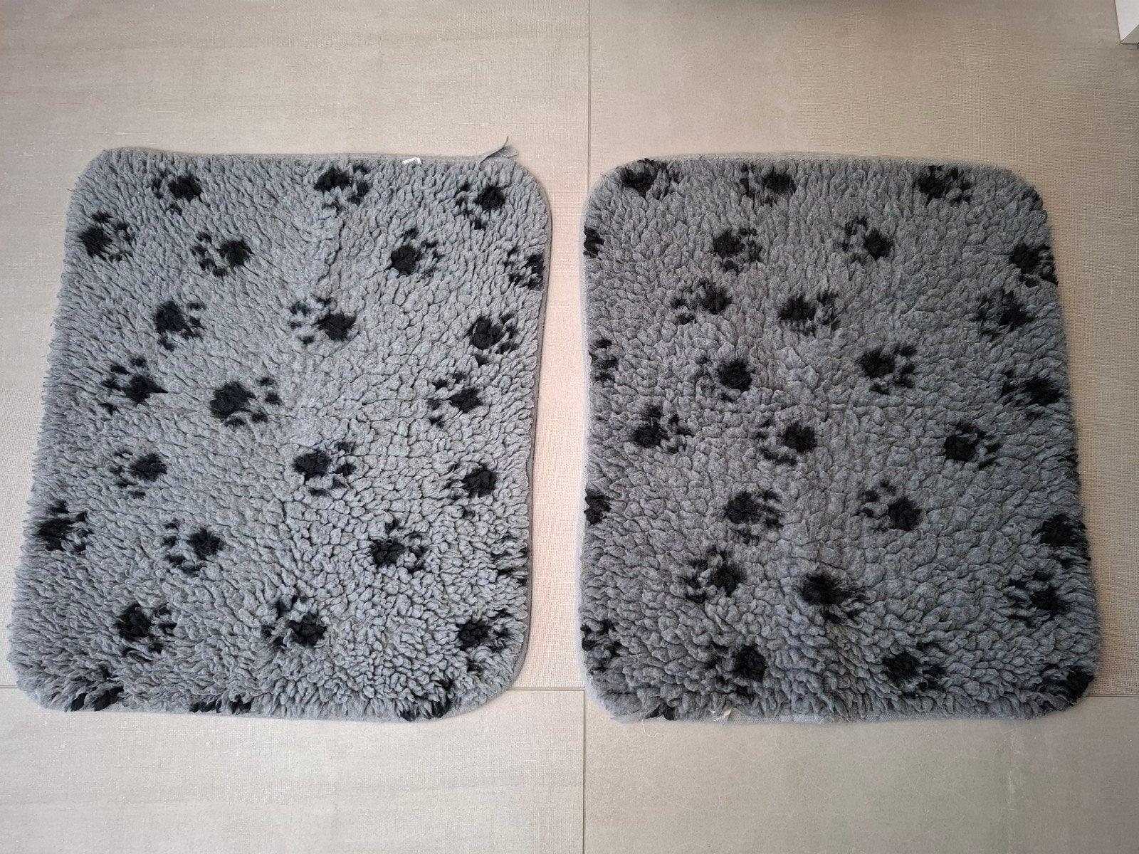 Twee hondenkleedjes, Ophalen of Verzenden, Gebruikt, Overige typen