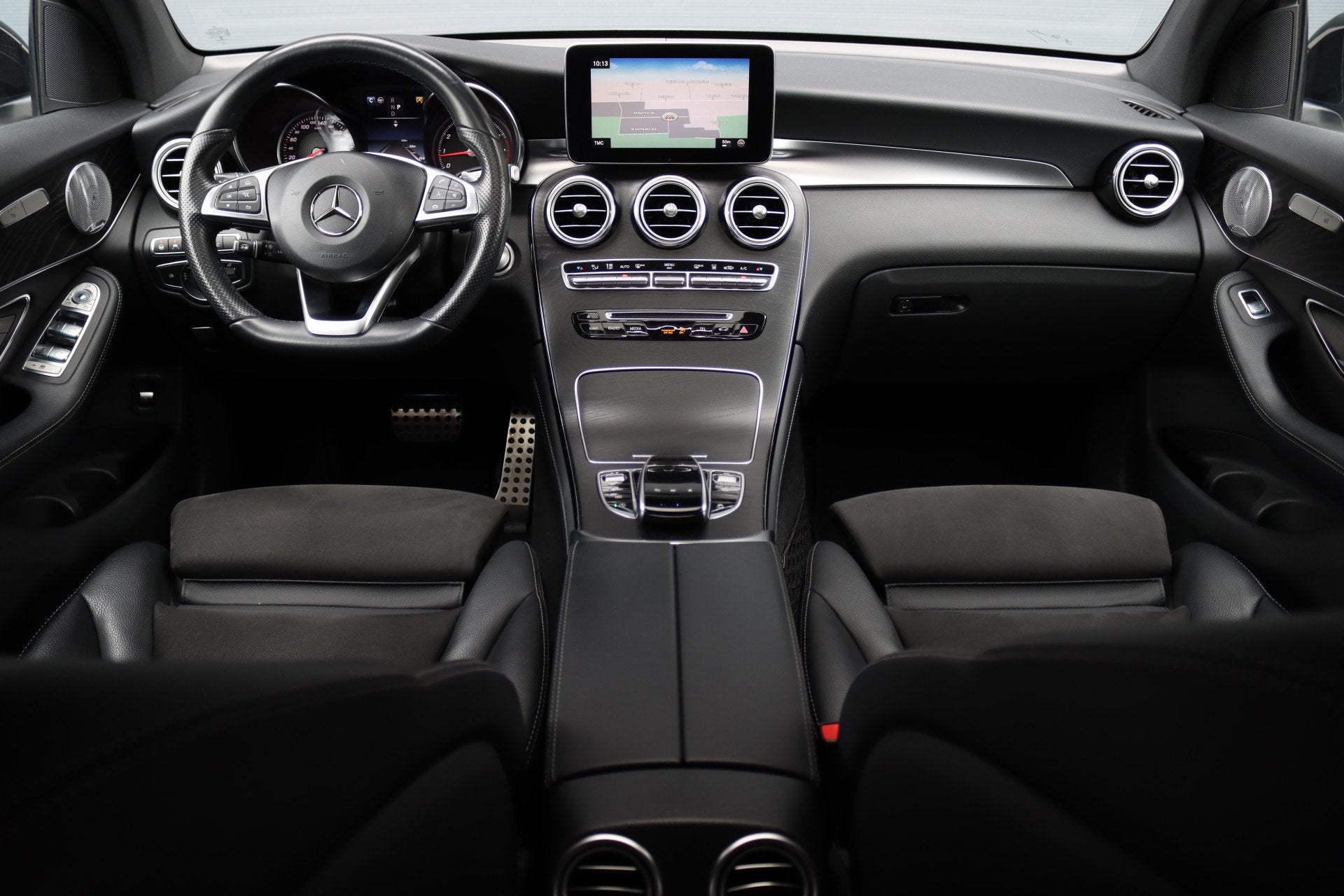 Mercedes-Benz GLC Coupé 300 4MATIC AMG Line | Luchtvering |, Auto's, Gebruikt, 4 cilinders, Wit, 245 pk