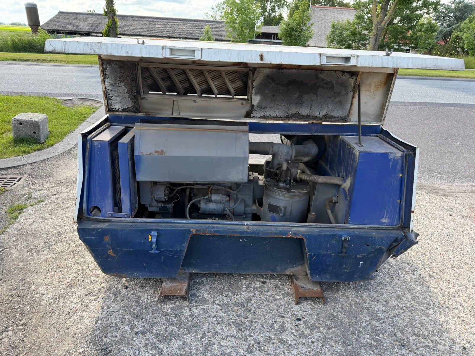 Atlas Copco XAS85 compressor Deutz F3L912, Doe-het-zelf en Verbouw, 100 liter of meer, Ophalen, Gebruikt, Geluidgedempt