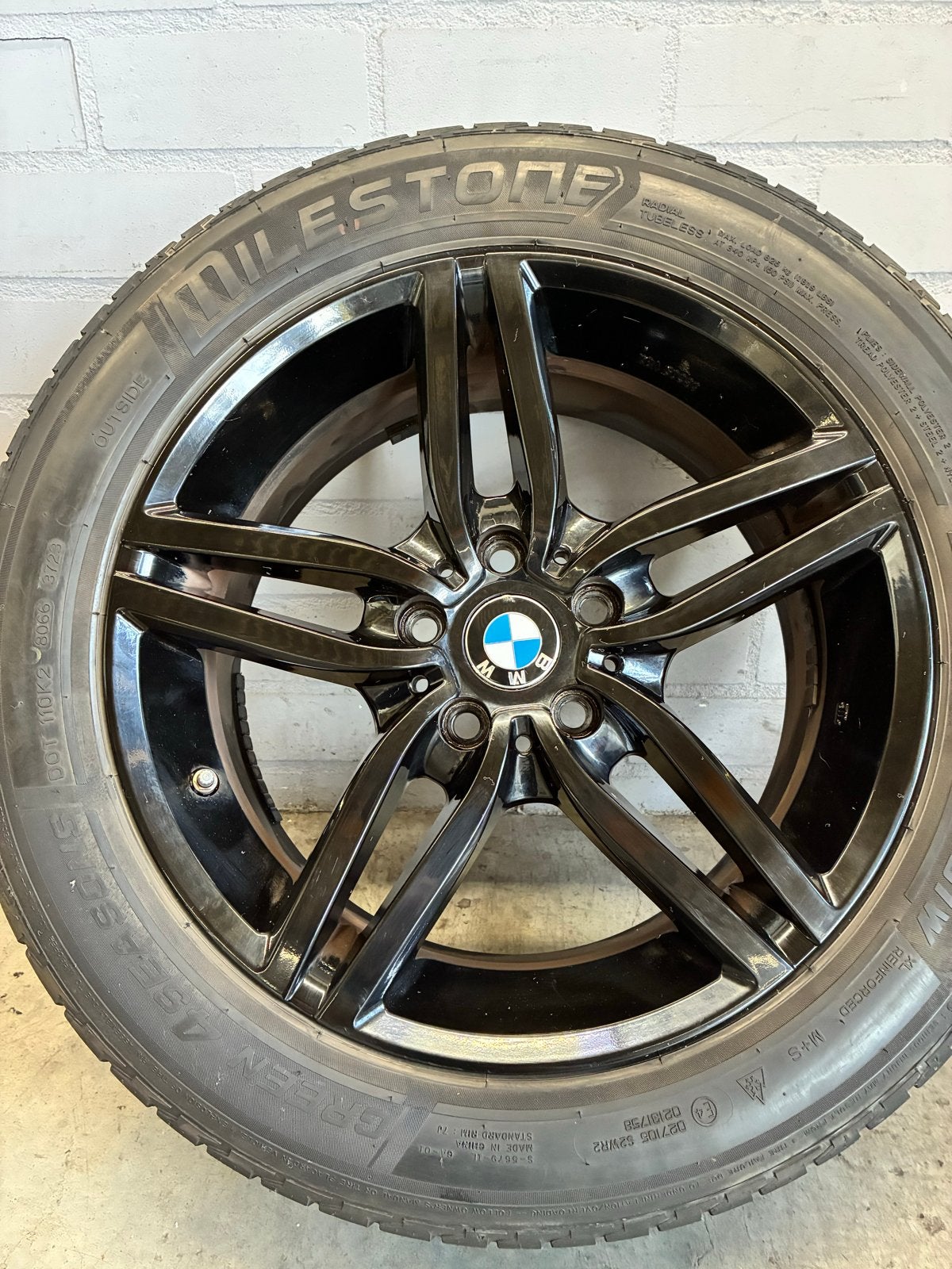 BMW 17 inch velgen met 4-seizoenen banden, Ophalen, Gebruikt, Banden en Velgen, 17 inch