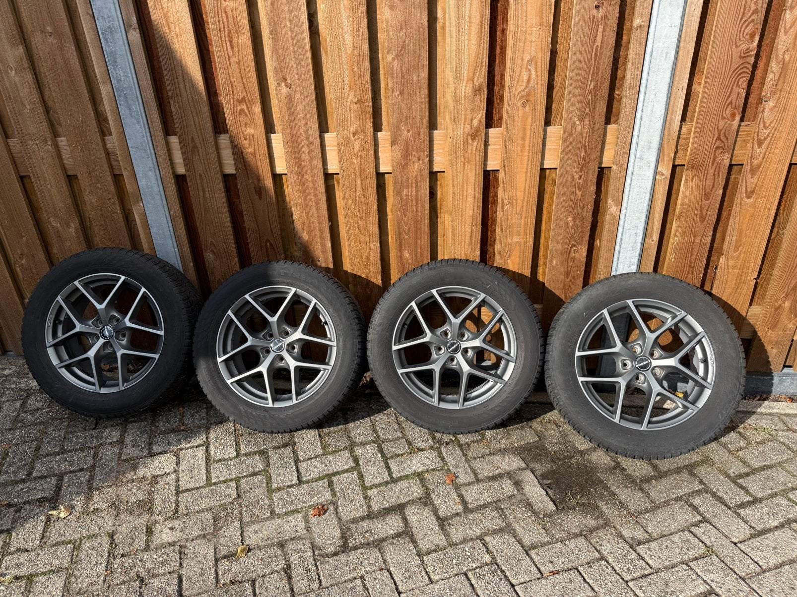 Borbet lichtmetalenvelgen + Nokian wr snowproof– 235/55 R17, Auto-onderdelen, Banden en Velgen, Ophalen, 17 inch, Winterbanden