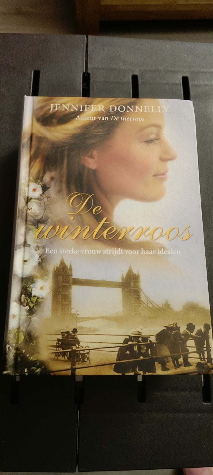 Jennifer Donnelly - Winterroos, Boeken, Ophalen of Verzenden, Zo goed als nieuw, Jennifer Donnelly