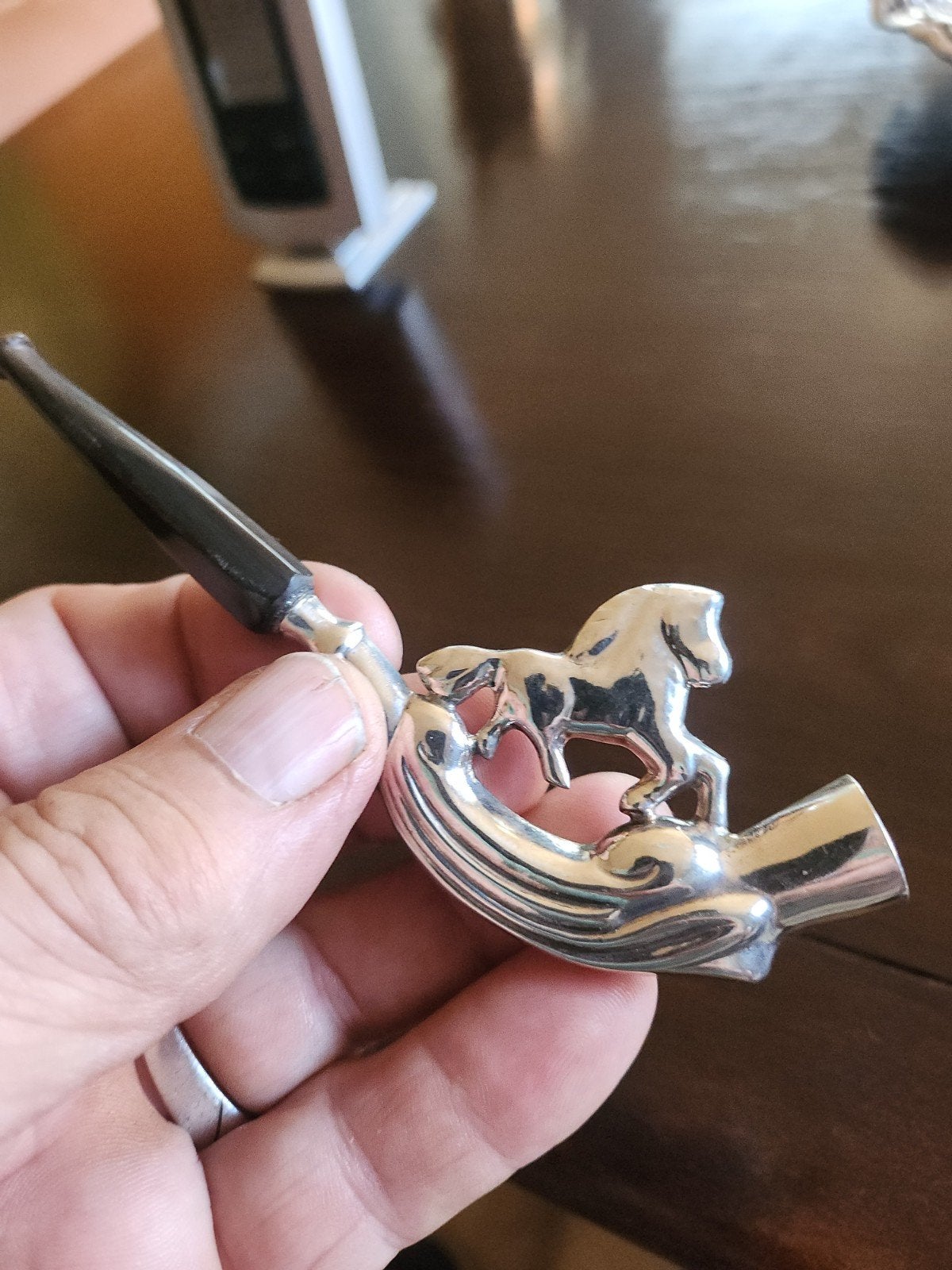 Zilveren pijp met paardendecoratie antiek, Verzamelen, Ophalen of Verzenden, Gebruikt, (Water)pijp