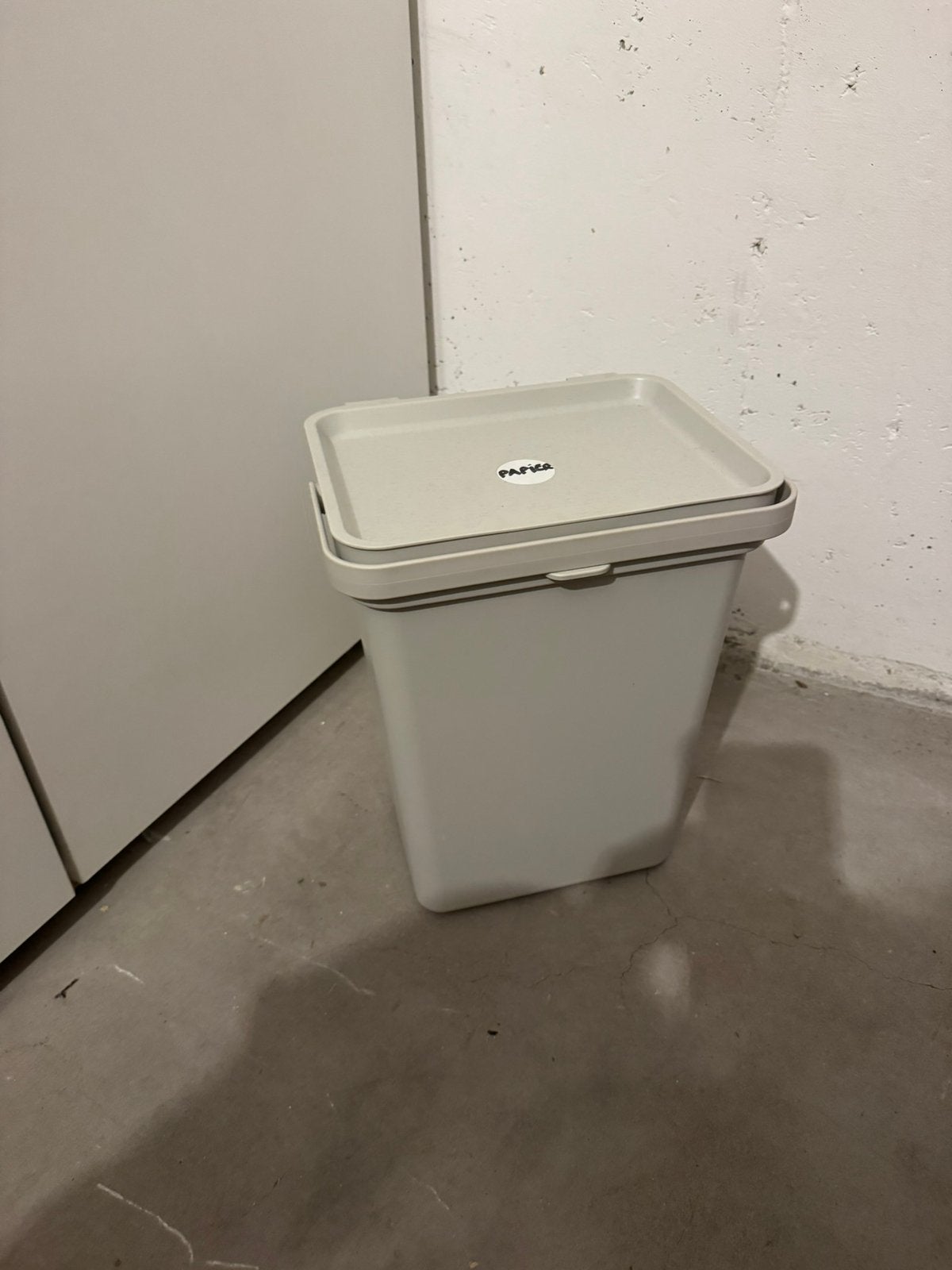 Prullenbakje IKEA met deksel, 10 tot 20 liter, Ophalen, Zo goed als nieuw, Kunststof