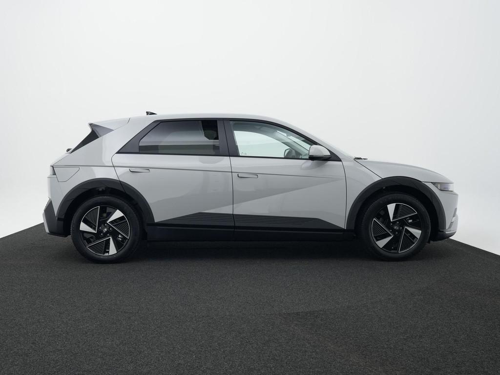 Hyundai IONIQ 5 Long Range Pure Edition 84 kWh | Stoelverwar, Auto's, Hyundai, 228 pk, Achterwielaandrijving, Zwart, IONIQ 5