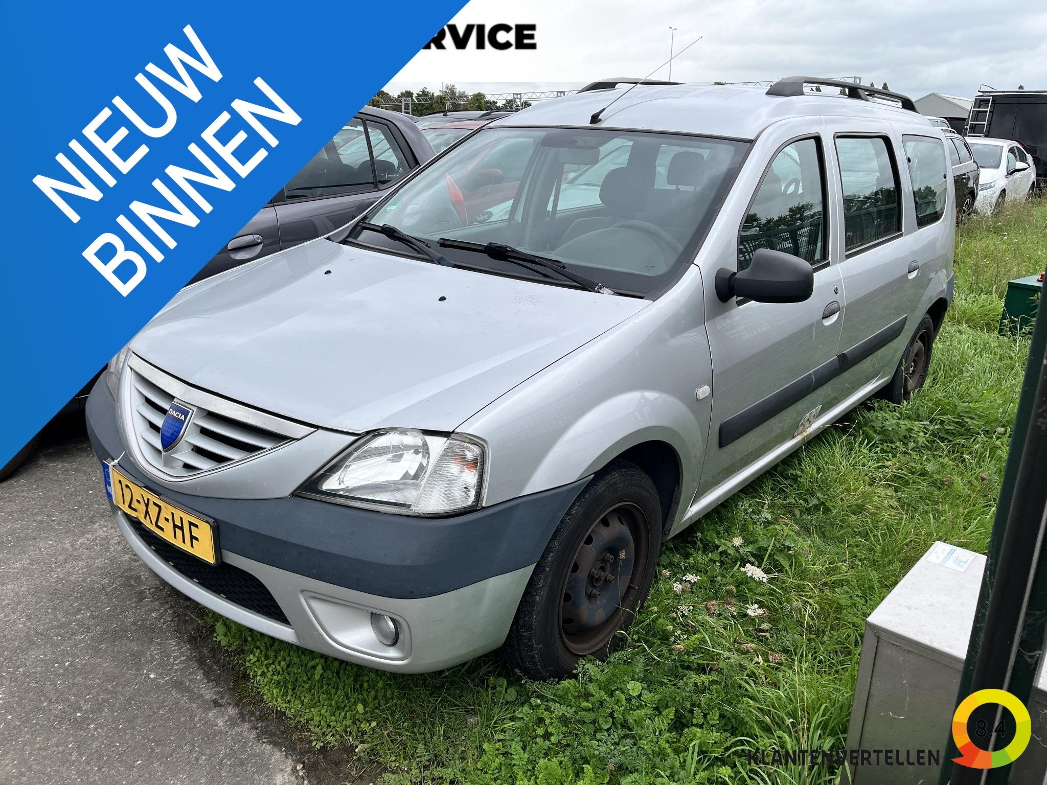 Dacia Logan MCV 1.6-16V Lauréate 7p. EXPORT ONLY!, Auto's, Stof, Gebruikt, Elektrische ramen, 7 stoelen