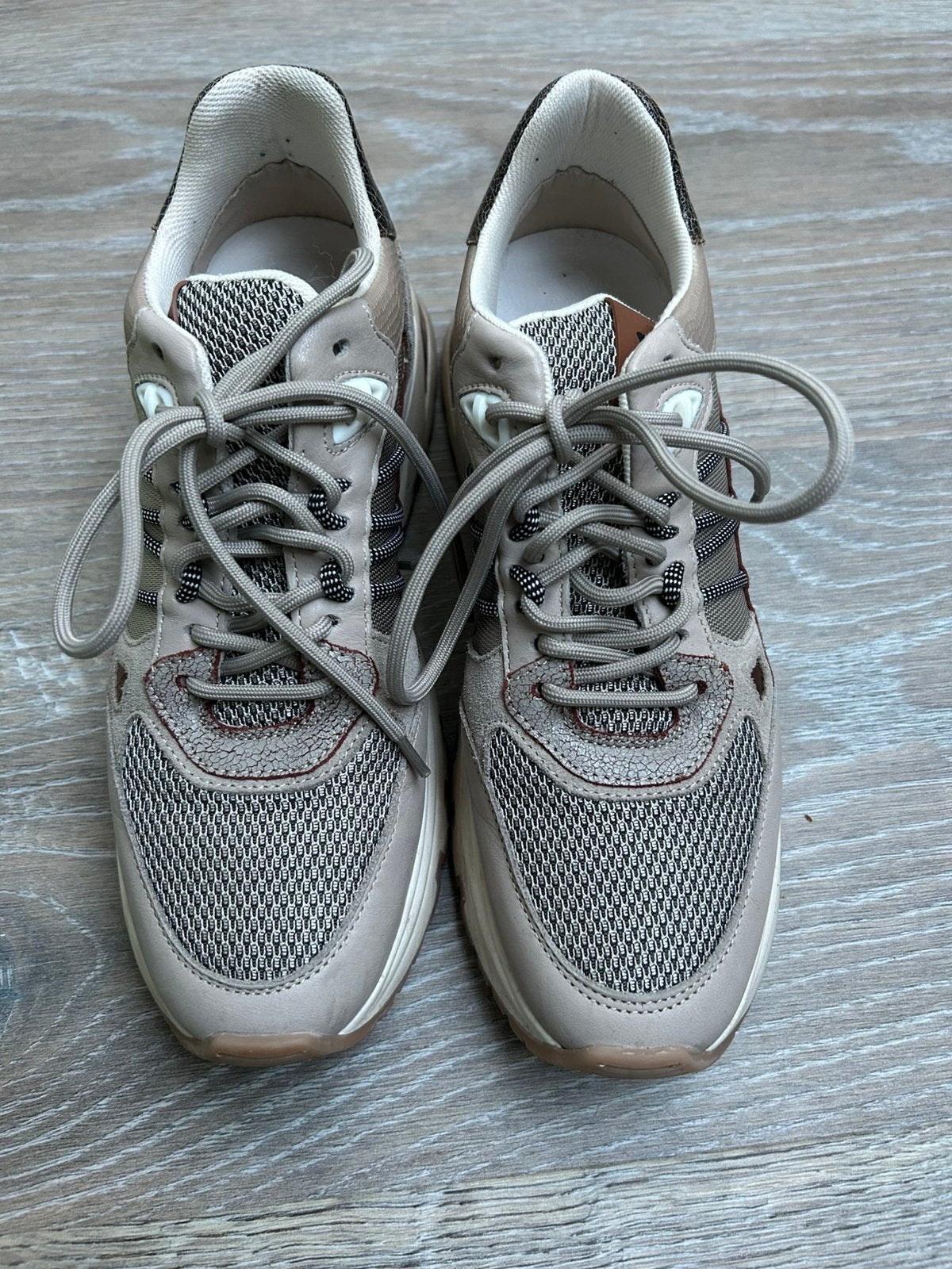 Via vai sneakers, Ophalen of Verzenden, Zo goed als nieuw, Sneakers of Gympen