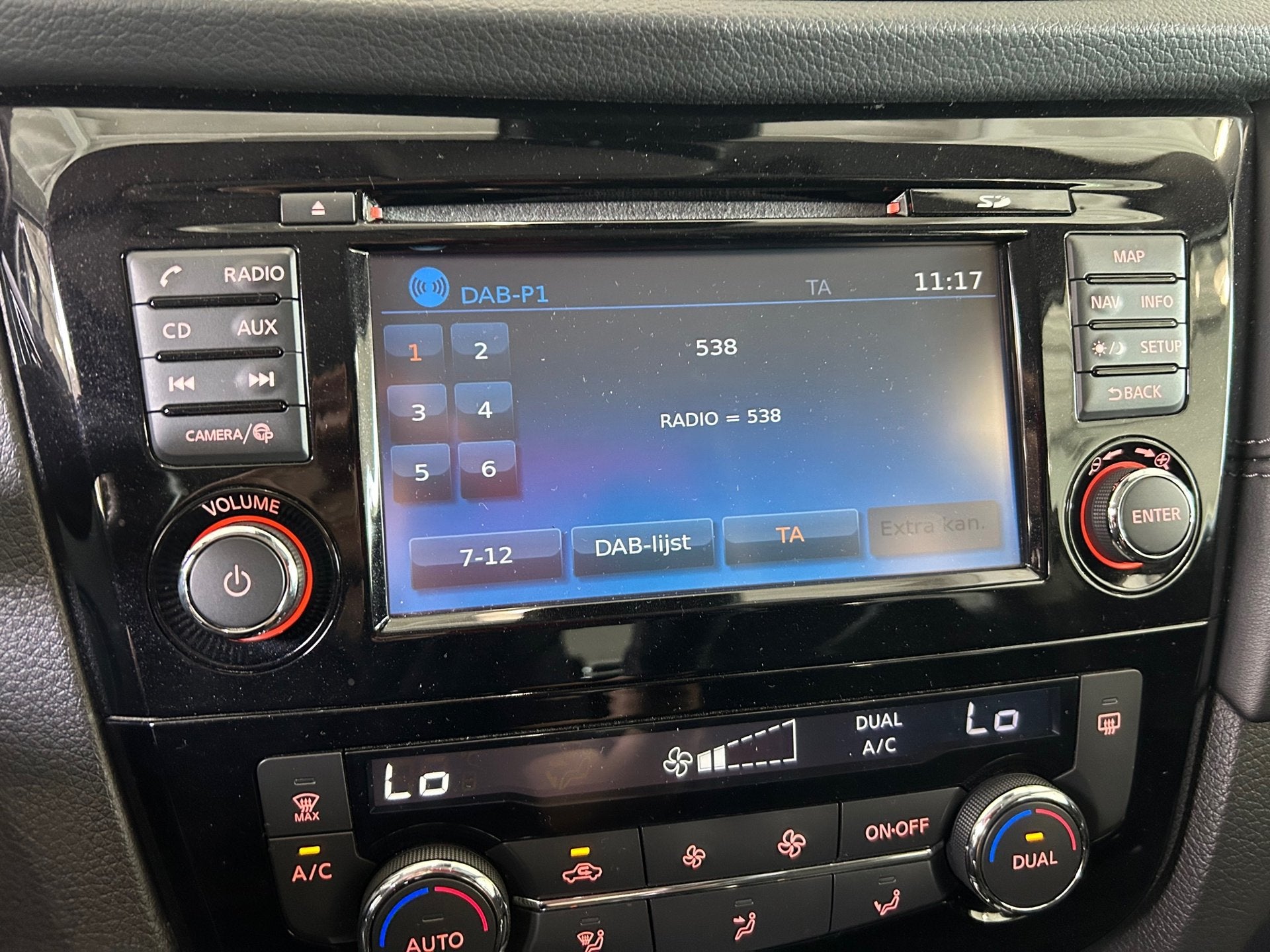 Foto 24 van Nissan X-Trail 1.3 DIG-T N-Connecta AUTOMAAT|CRUISE|NAVI|TRE