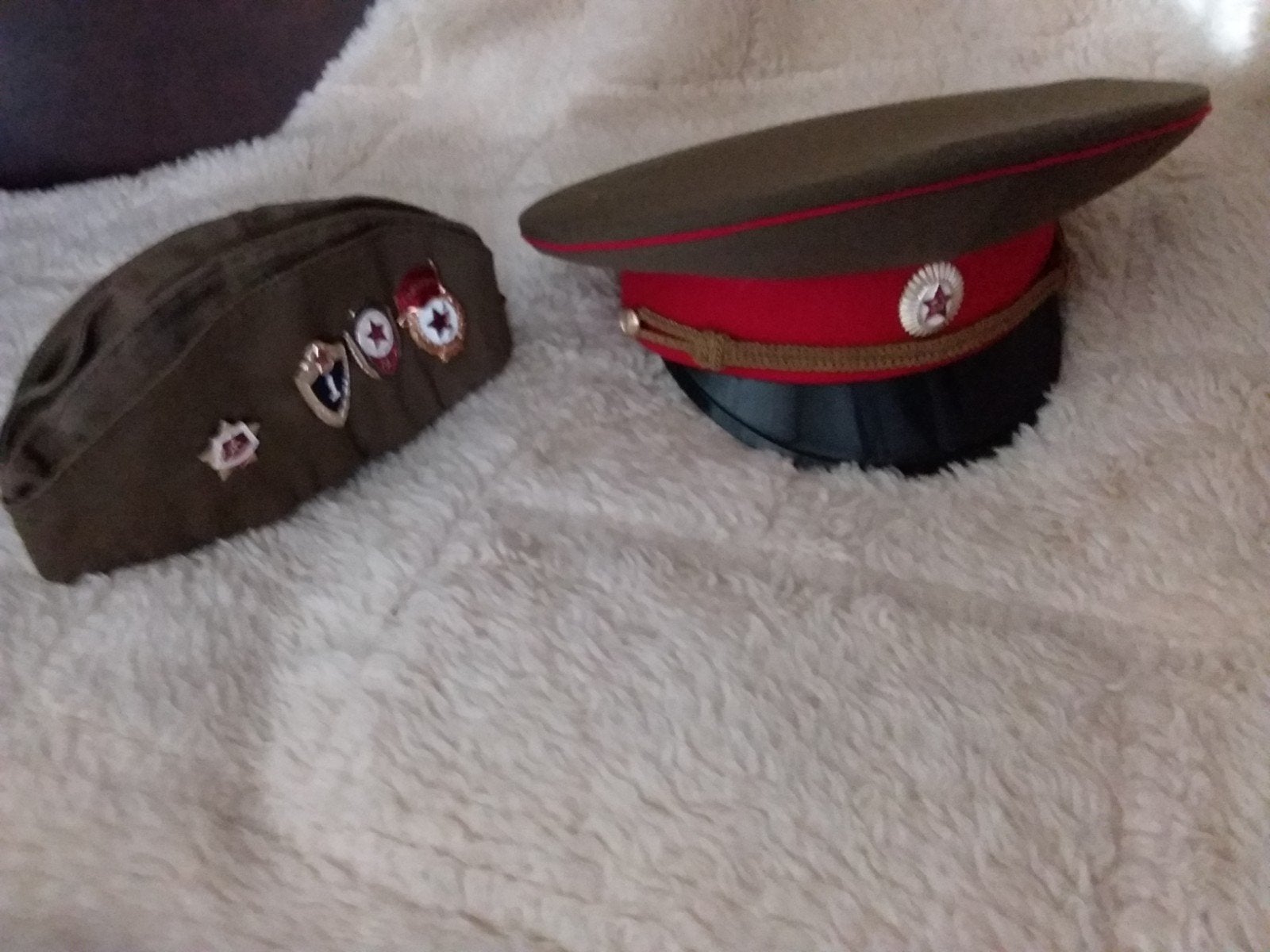 Pet en schuitje, Verzenden, Landmacht, Nederland, Helm of Baret