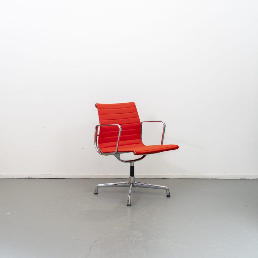 Vitra Eames EA 108 Stoel Rood Hopsak - Chroom, Niet ingevuld, Zo goed als nieuw, Niet ingevuld, Niet ingevuld