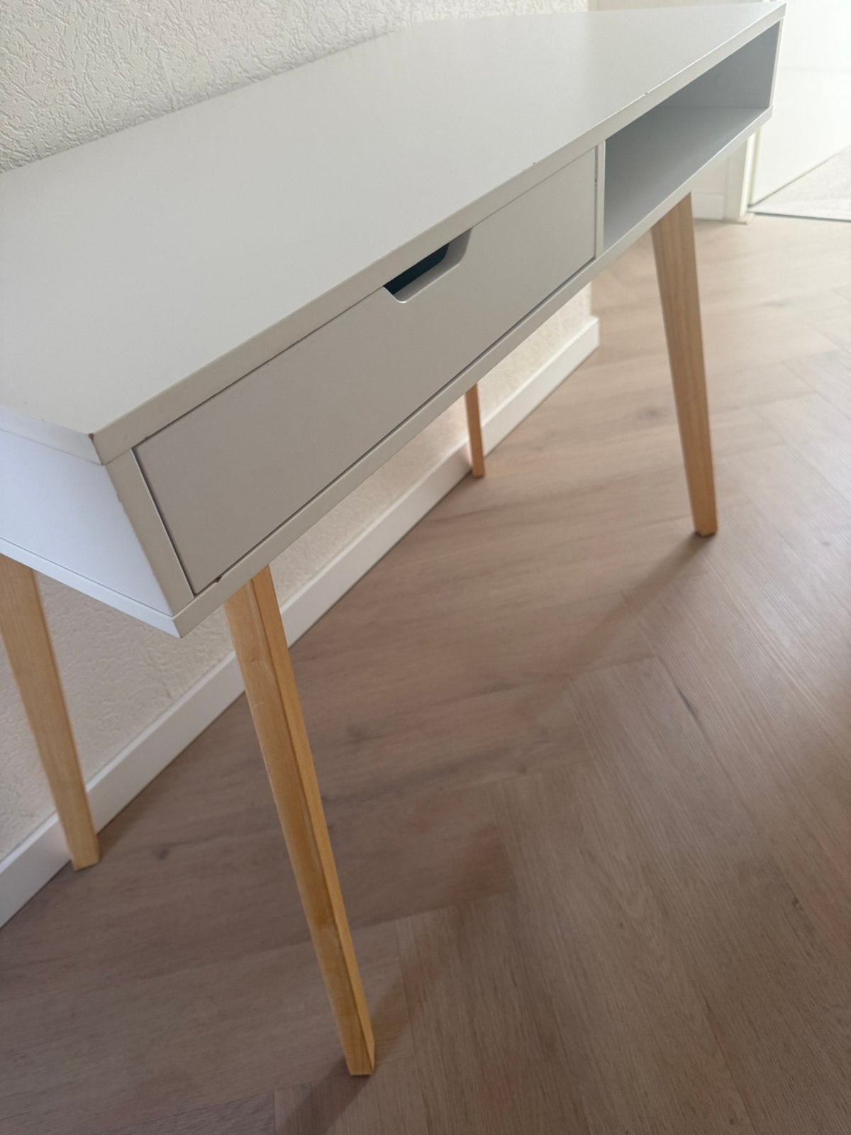 Bureau wit mag per direct weg, goede staat, Ophalen, Zo goed als nieuw, 25 tot 50 cm, Rechthoekig