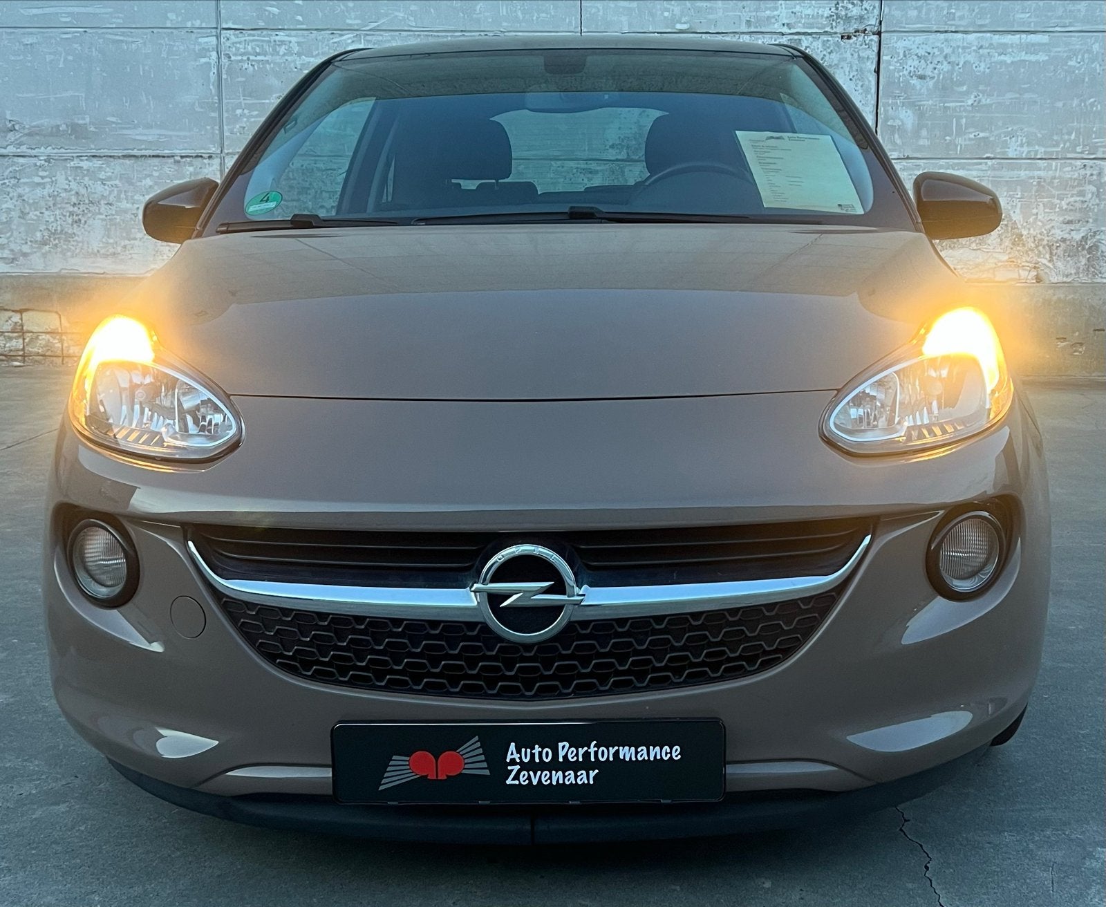 Opel ADAM 1.4 Ecoflex Start/stop 87PK 2016 Bruin, Auto's, Opel, Voorwielaandrijving, Euro 5, 4 cilinders, Bruin