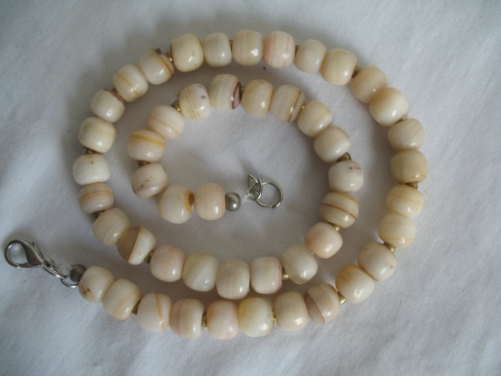 Ketting Kralen Berber Tribal Boho-chic Lichte kleuren Vintag, Sieraden, Tassen en Uiterlijk, Antieke sieraden, Ophalen of Verzenden