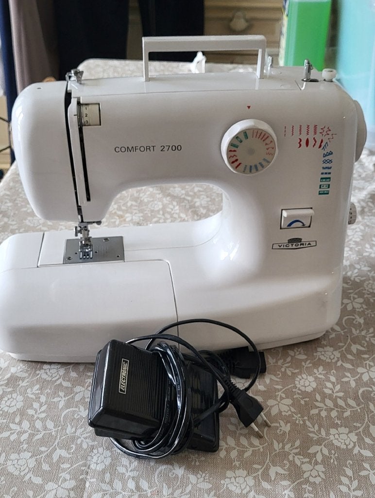 naaimachine Victoria Comfort 2700, Hobby en Vrije tijd, Naaimachines en Toebehoren, Ophalen, Gebruikt, Naaimachine, Overige merken