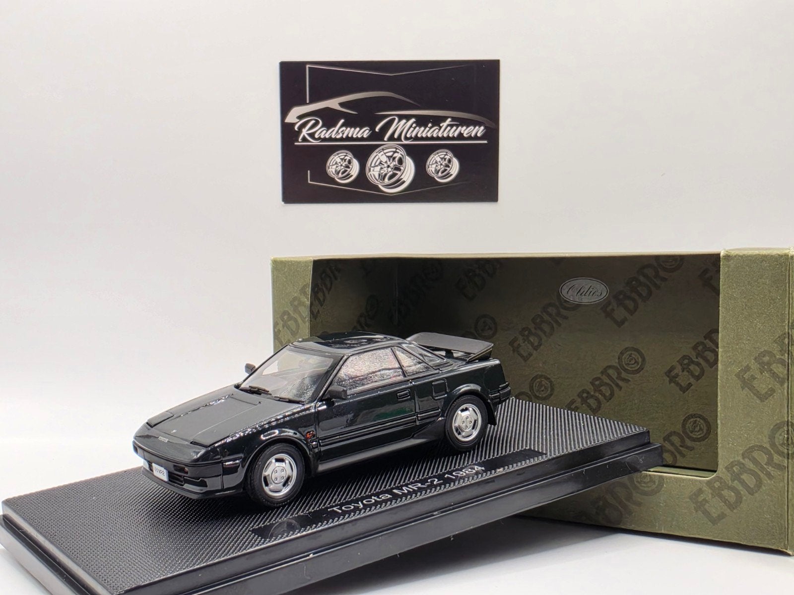 Toyota MR-2 1984 - Donkergroen - 1:43 Ebbro, Overige merken, Auto, Ophalen of Verzenden, Zo goed als nieuw