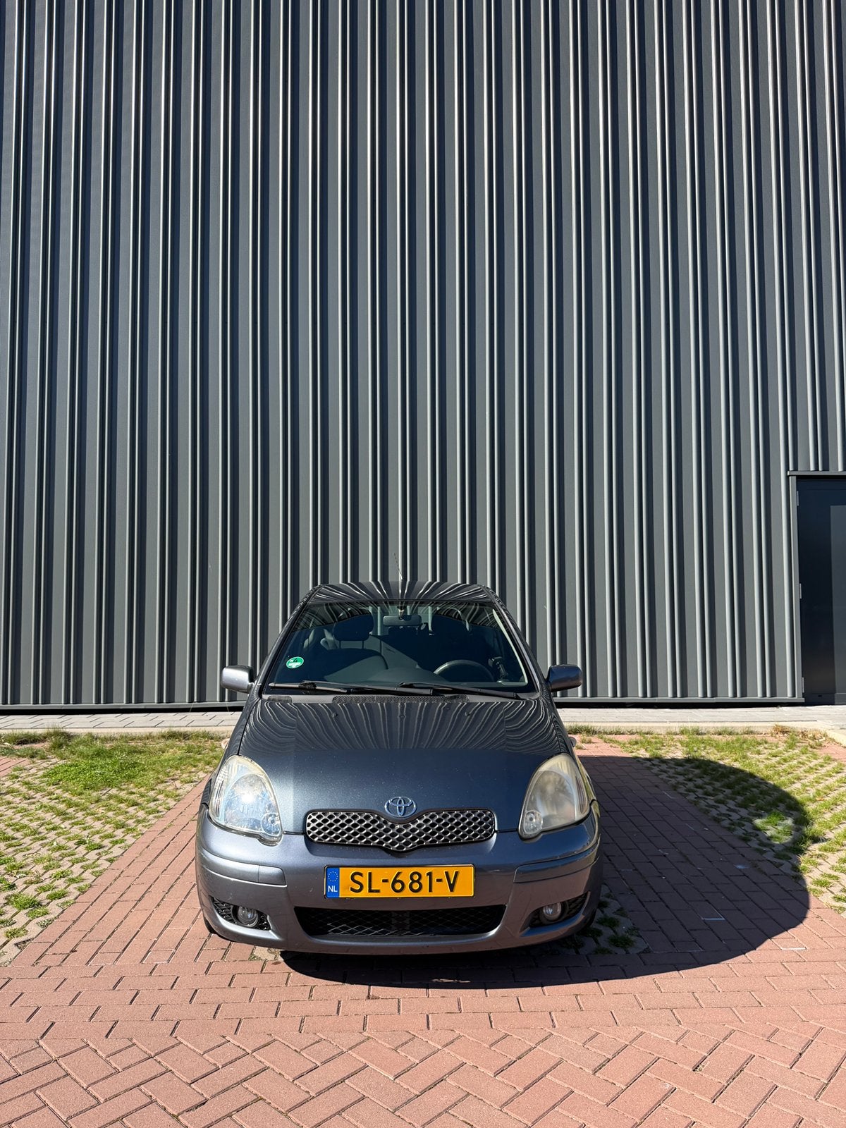 Toyota Yaris 1.3 16V Vvti 3DR Linea Terra 2005 Blauw, Auto's, Voorwielaandrijving, 31 €/maand, 4 cilinders, Handgeschakeld