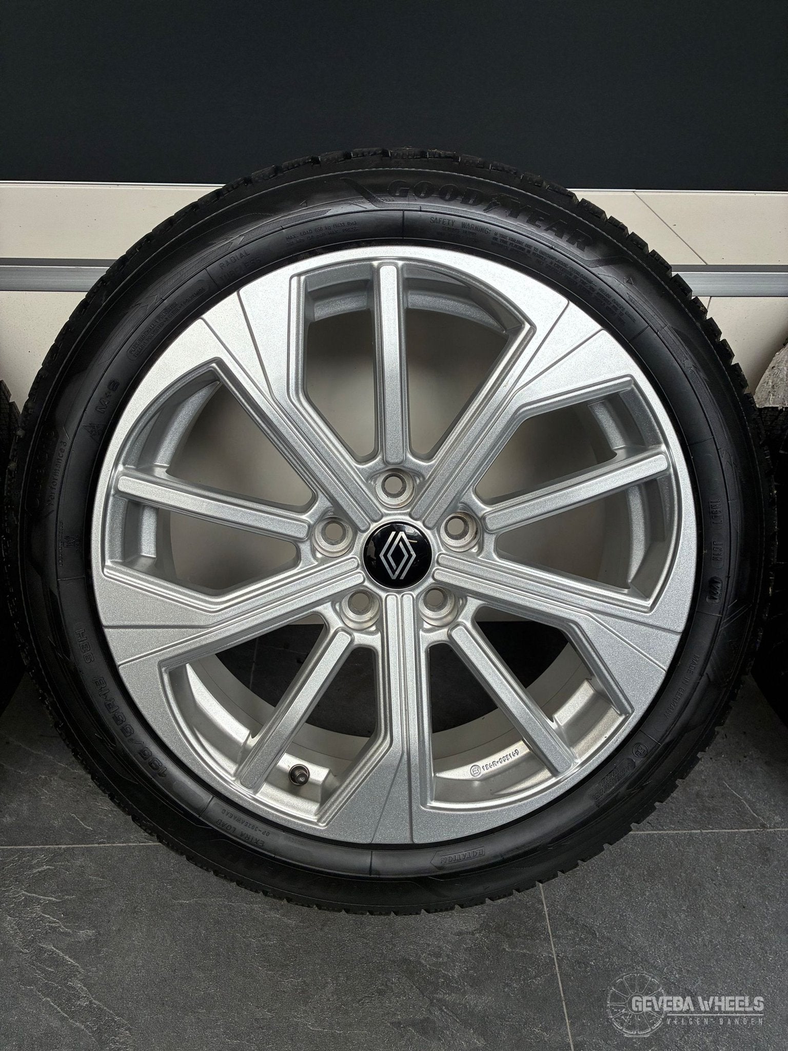 18” Renault 5 R5 sport velgen + winterbanden 5x114.3, 18 inch, Gebruikt, -, -